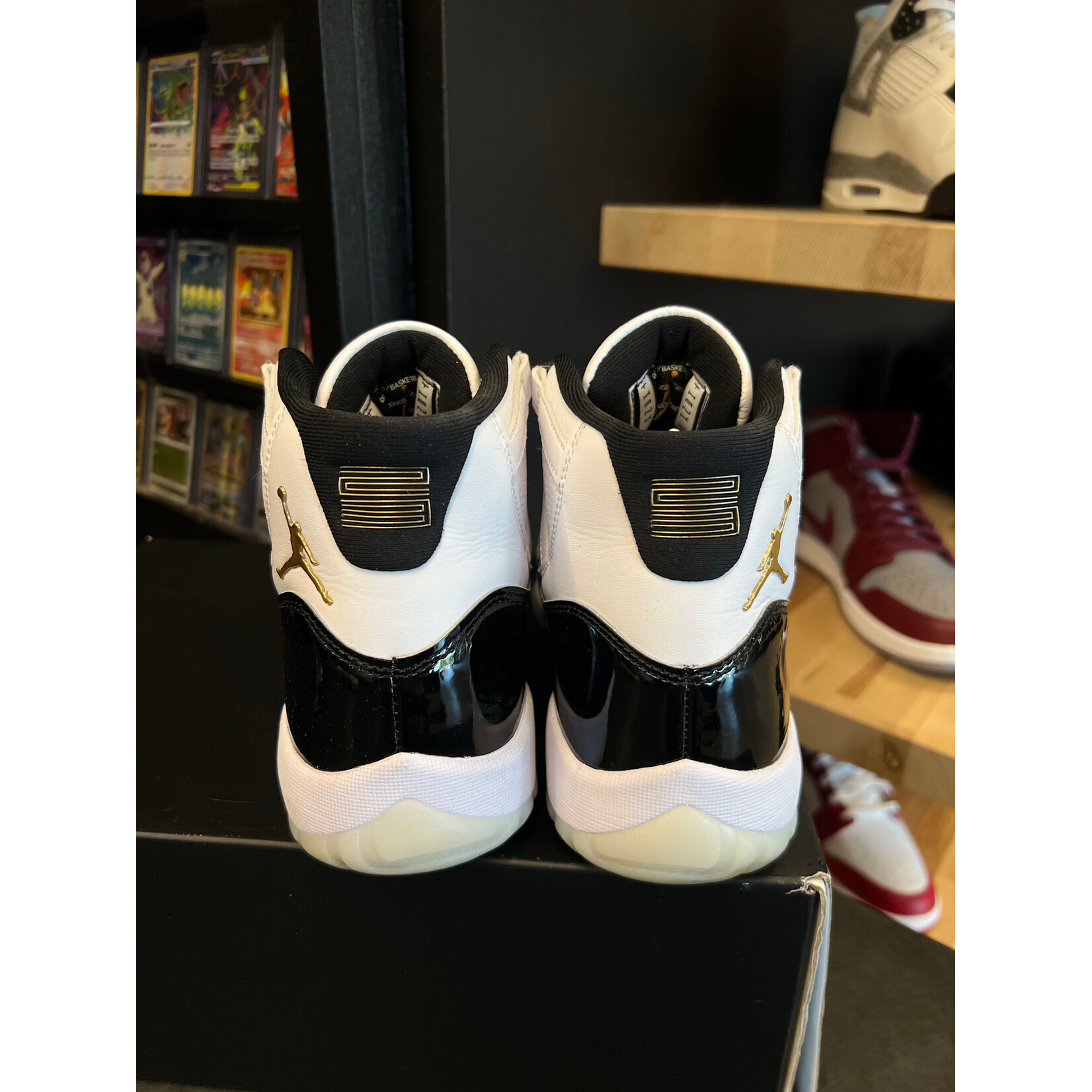 Jordan Jordan 11 Retro DMP Gratitude (2023) Size 8, PREOWNED