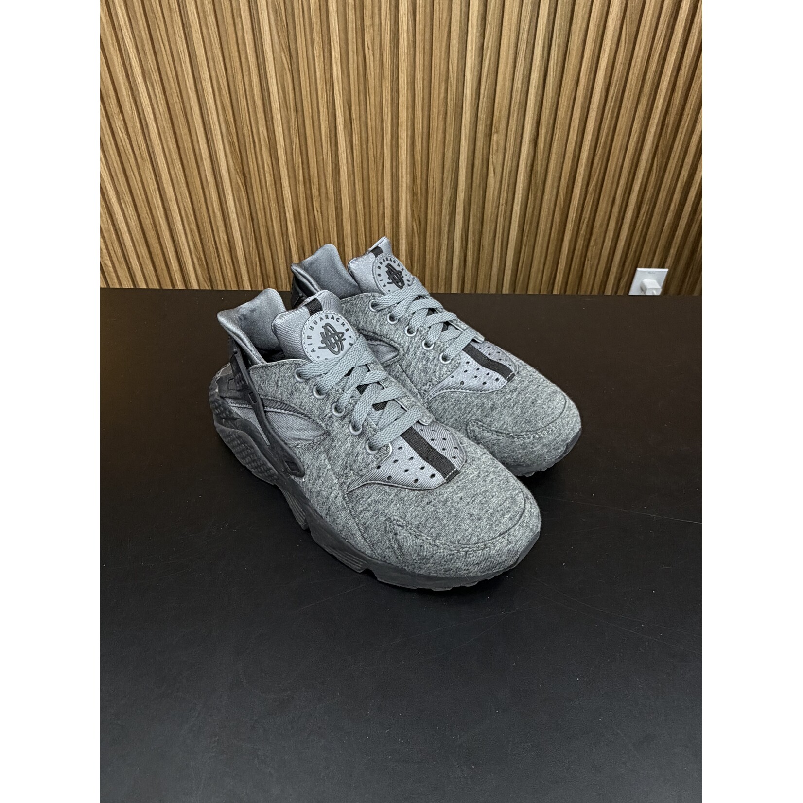 Nike Nike Air Huarache Tech Fleece Pack Size 8, PREOWNED NO BOX