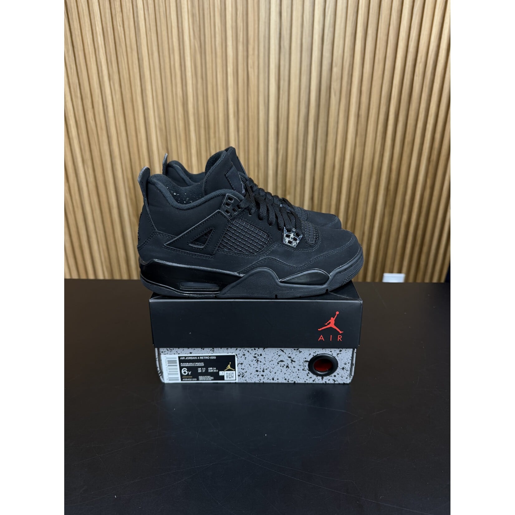 Jordan Jordan 4 Retro Black Cat (2025) (GS) Size 6, PREOWNED