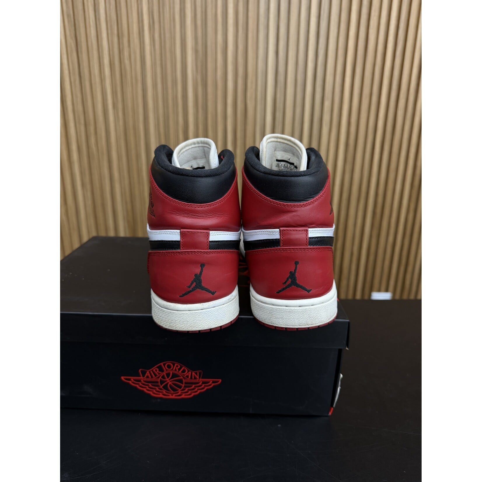 Jordan Jordan 1 Retro Chicago (2013) Size 10.5, PREOWNED