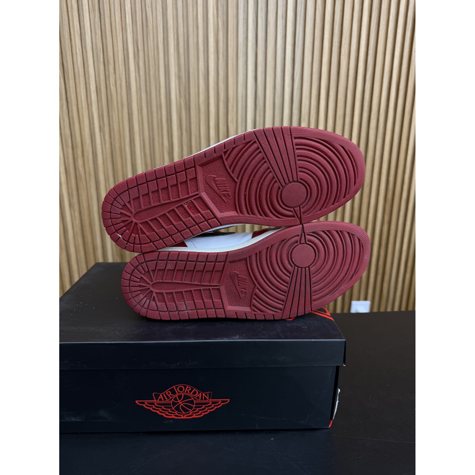 Jordan Jordan 1 Retro Chicago (2013) Size 10.5, PREOWNED
