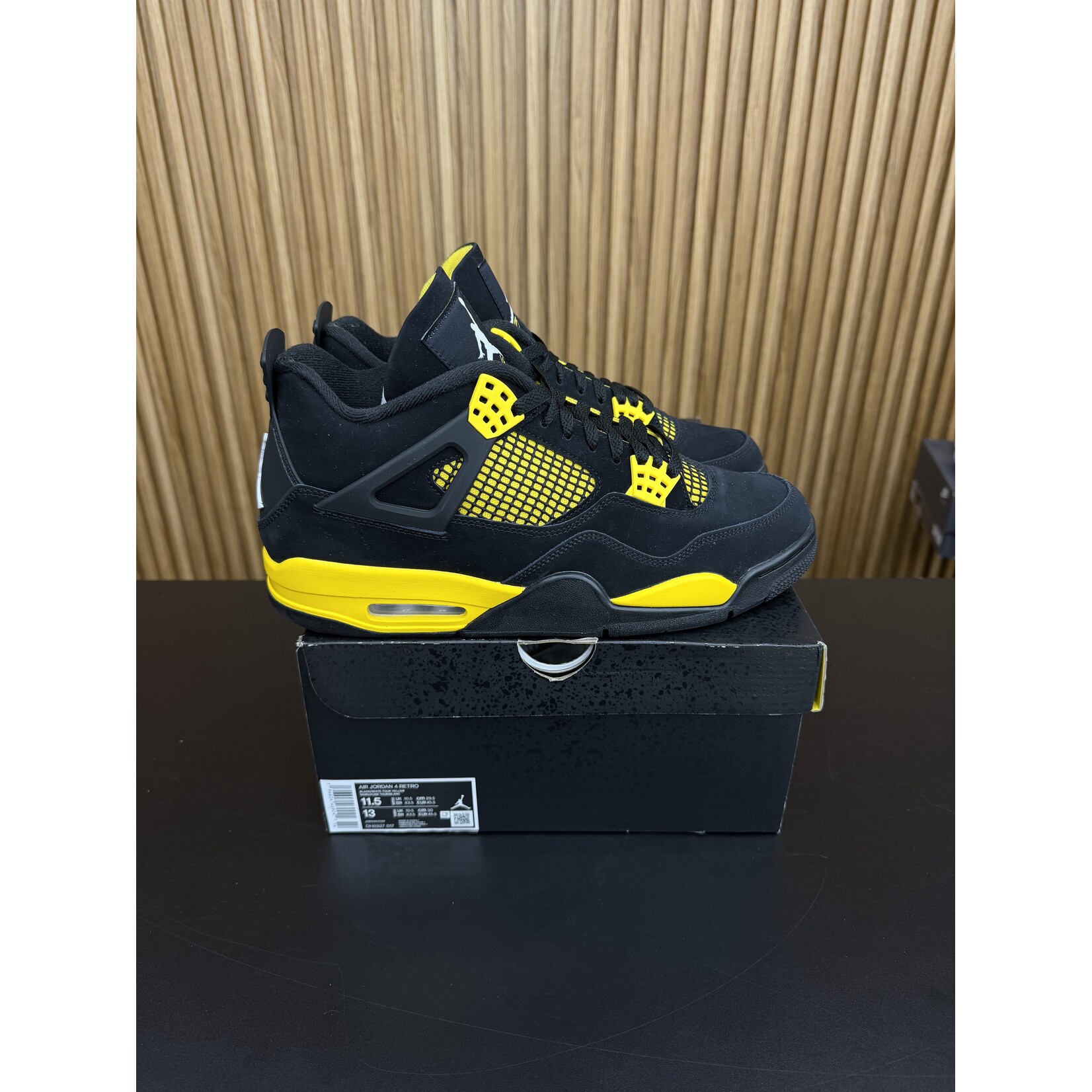 Jordan Jordan 4 Retro Thunder (2023) Size 11.5, PREOWNED