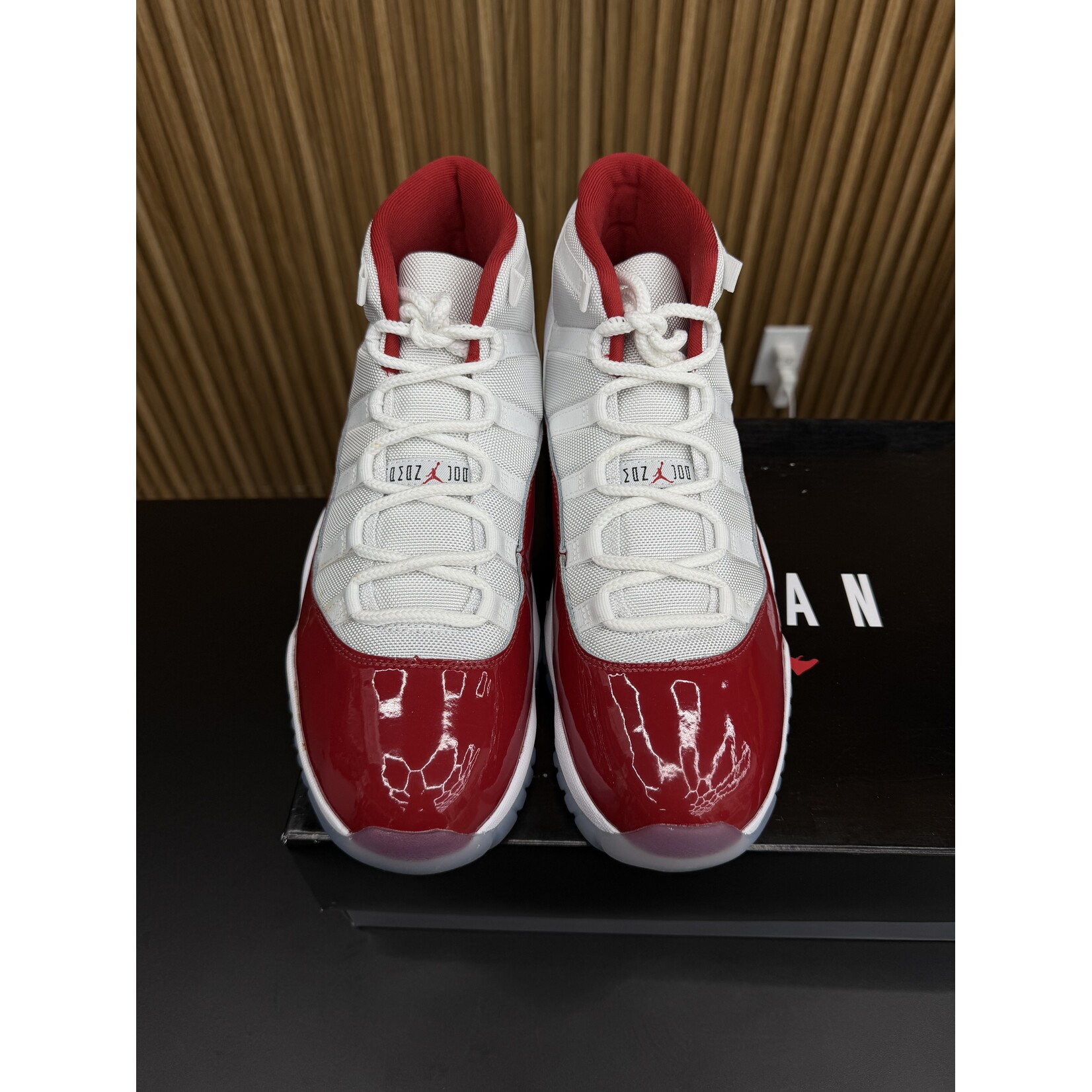 Jordan Jordan 11 Retro Cherry (2022) Size 12, PREOWNED