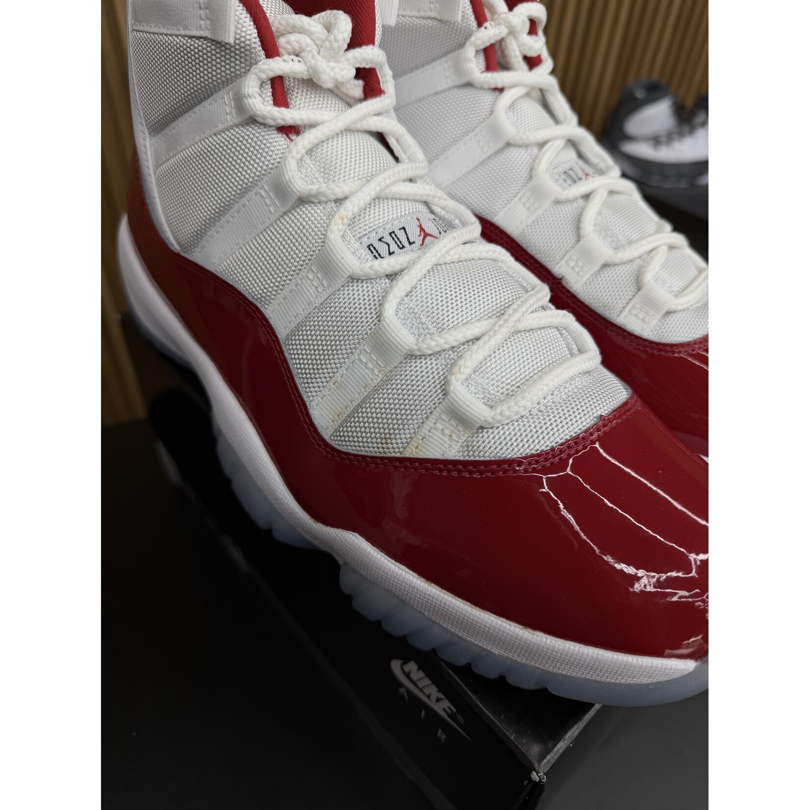 Jordan Jordan 11 Retro Cherry (2022) Size 12, PREOWNED