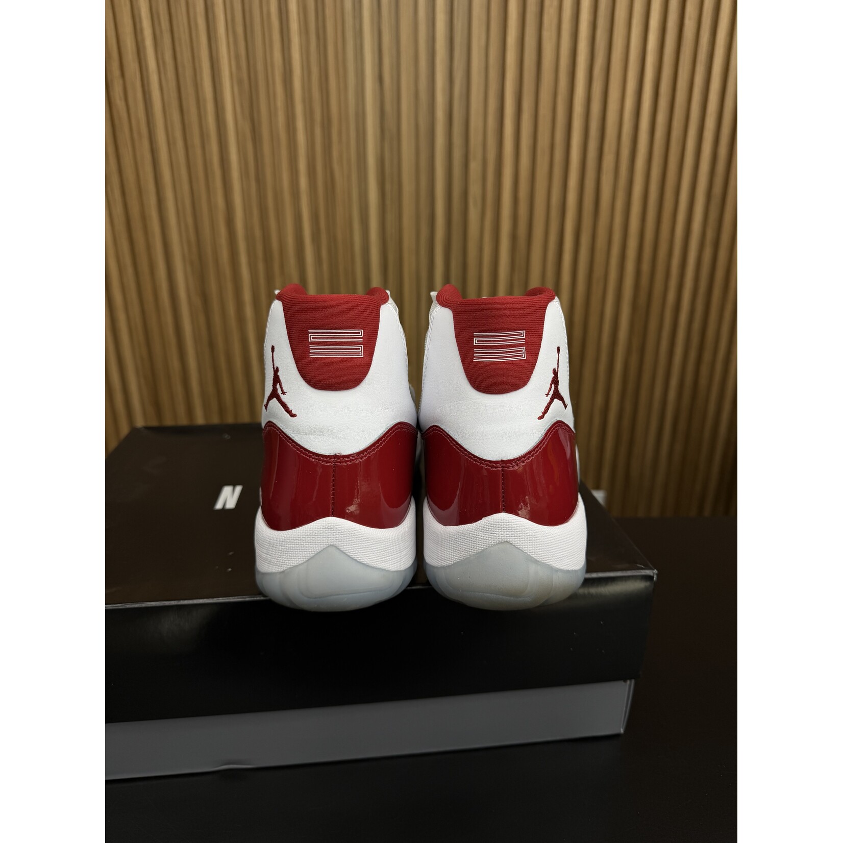 Jordan Jordan 11 Retro Cherry (2022) Size 12, PREOWNED