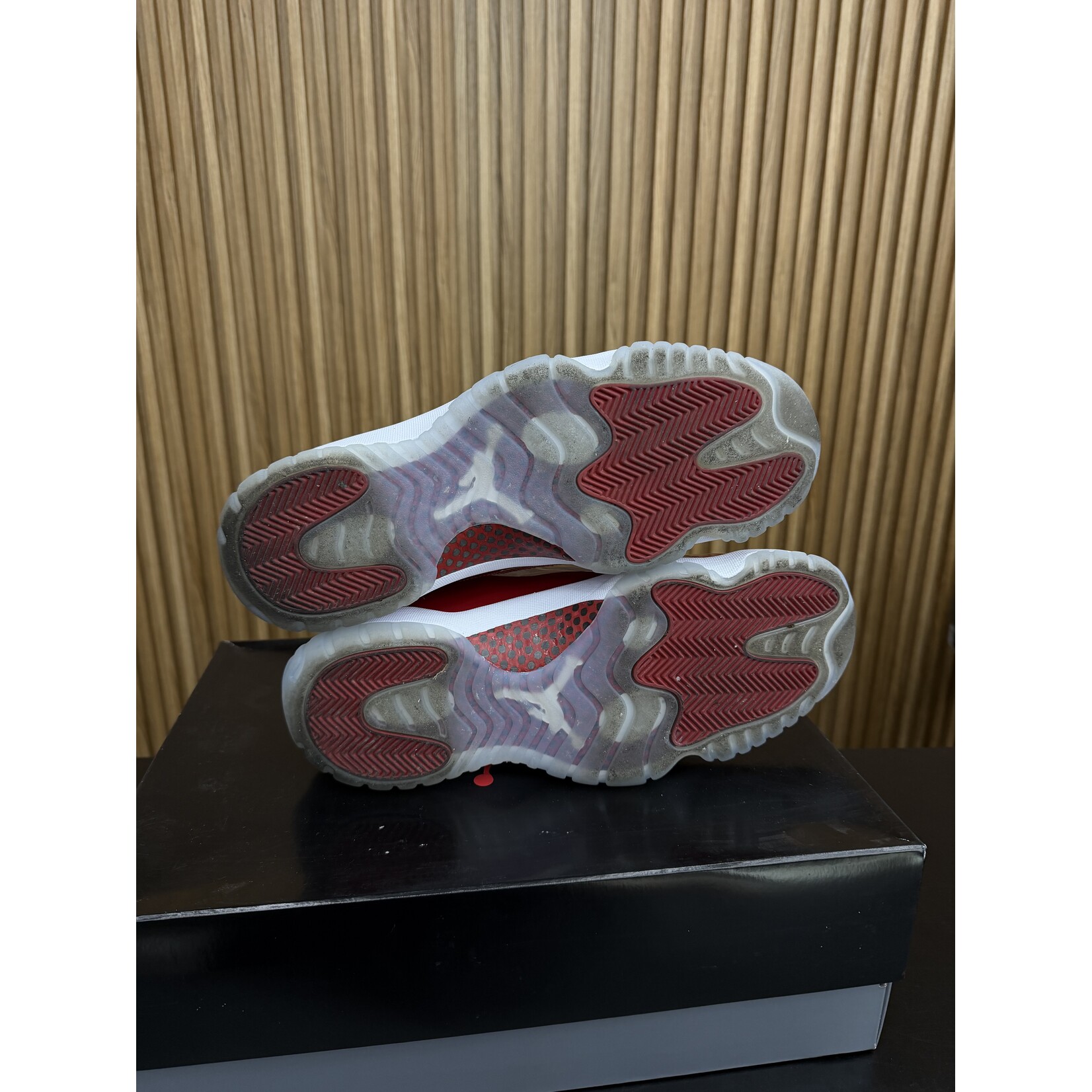Jordan Jordan 11 Retro Cherry (2022) Size 12, PREOWNED