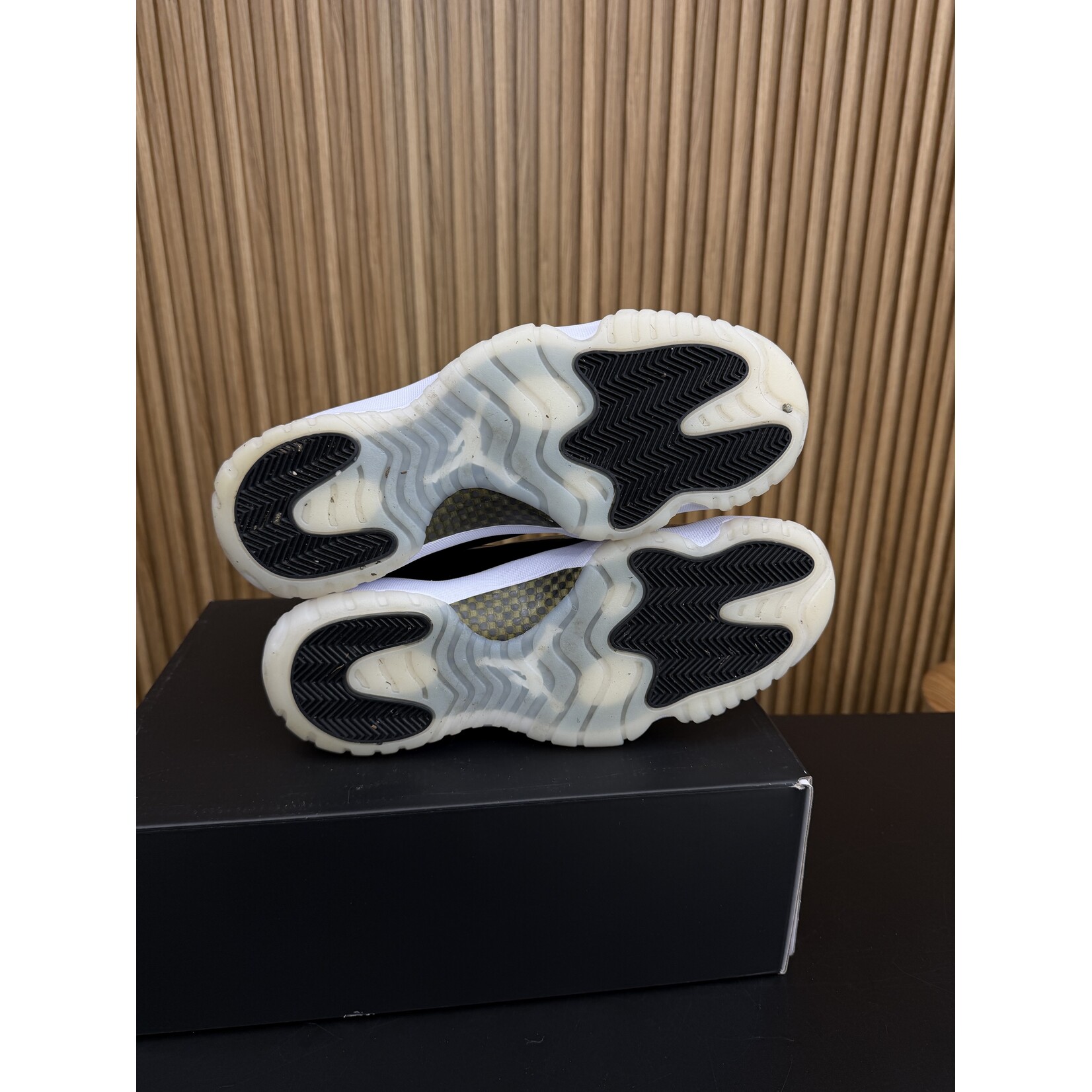 Jordan Jordan 11 Retro DMP Gratitude (2023) Size 12, PREOWNED