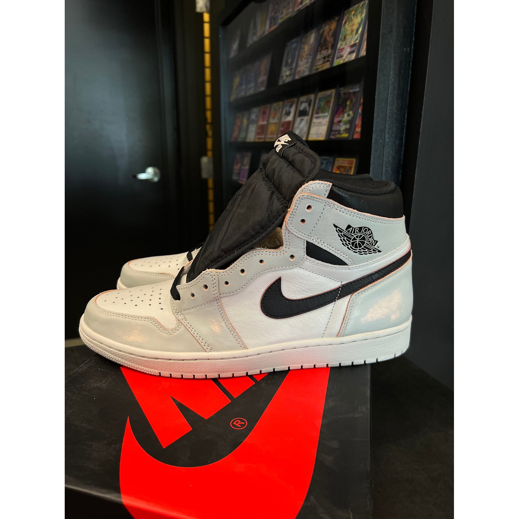 Jordan Jordan 1 Retro High OG Defiant SB NYC to Paris Size 12, PREOWNED