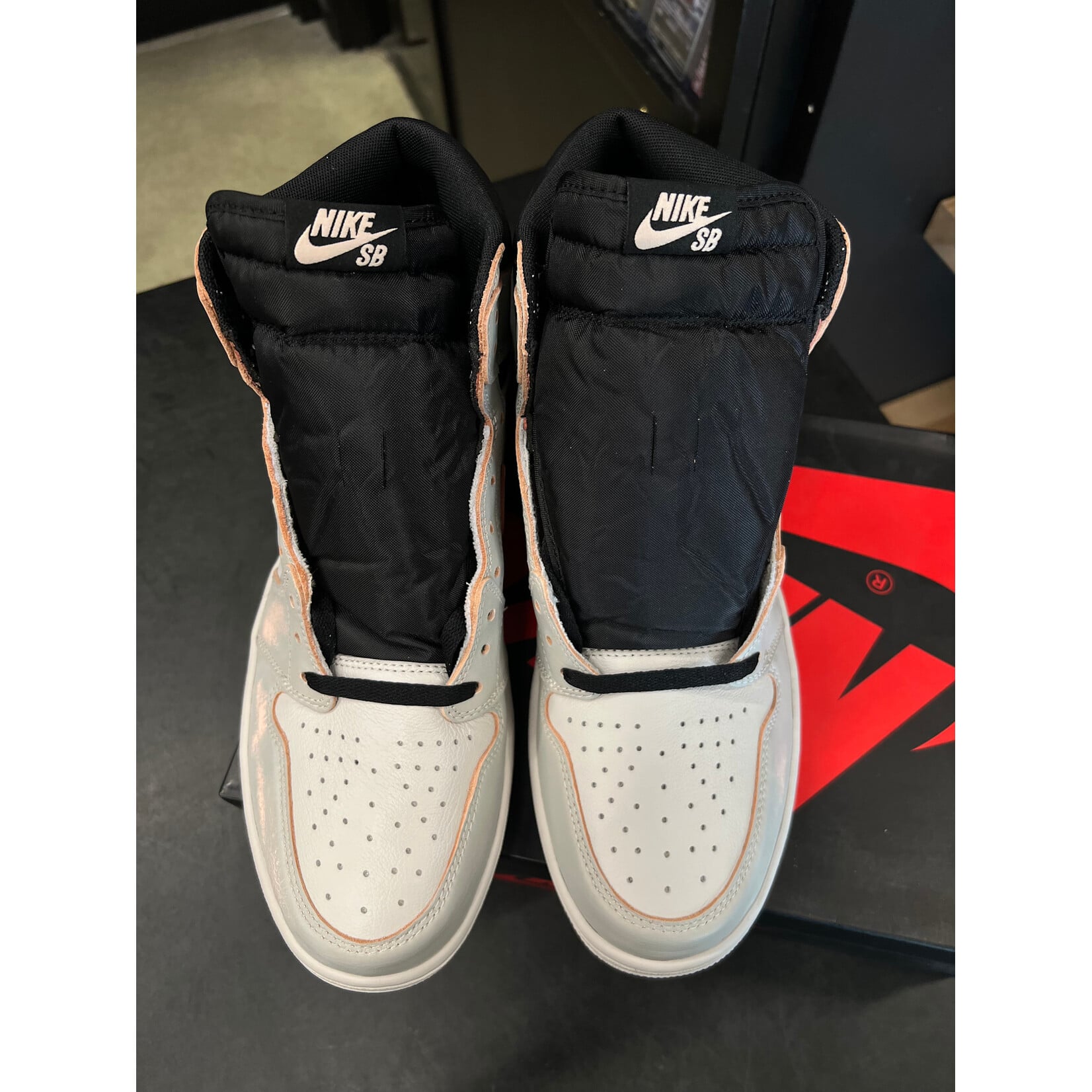 Jordan Jordan 1 Retro High OG Defiant SB NYC to Paris Size 12, PREOWNED