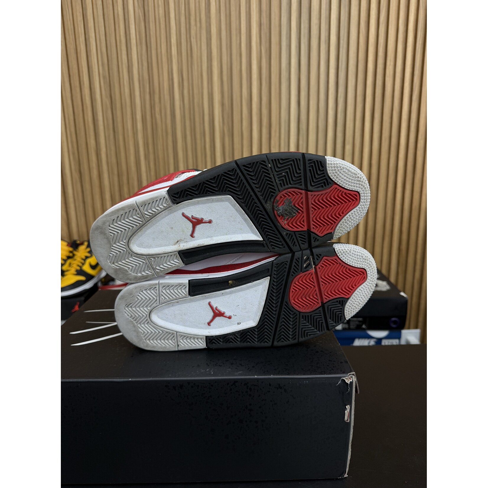 Jordan Jordan 4 Retro Red Cement Size 11, PREOWNED