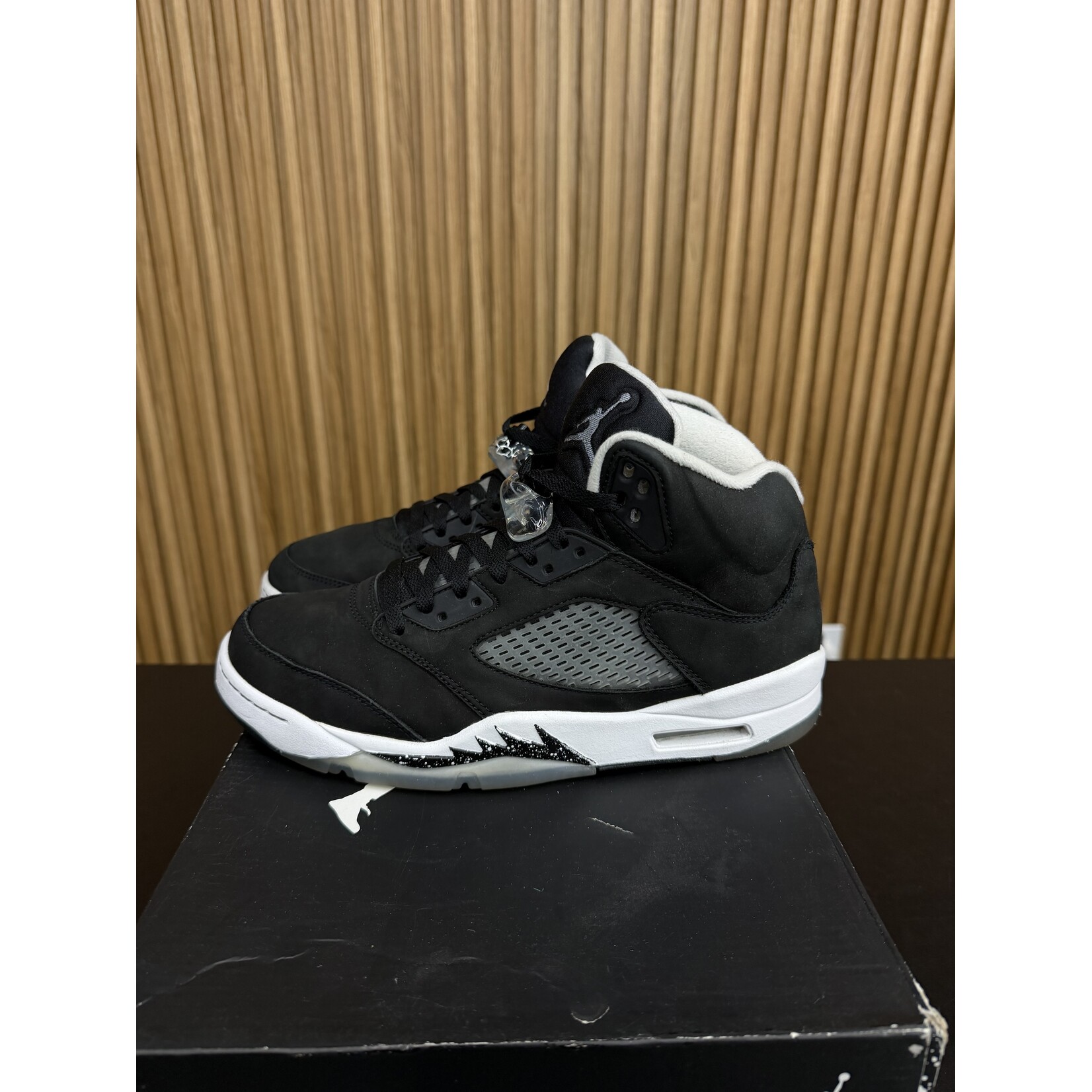 Jordan Jordan 5 Retro Moonlight (2021) Size 9.5, PREOWNED