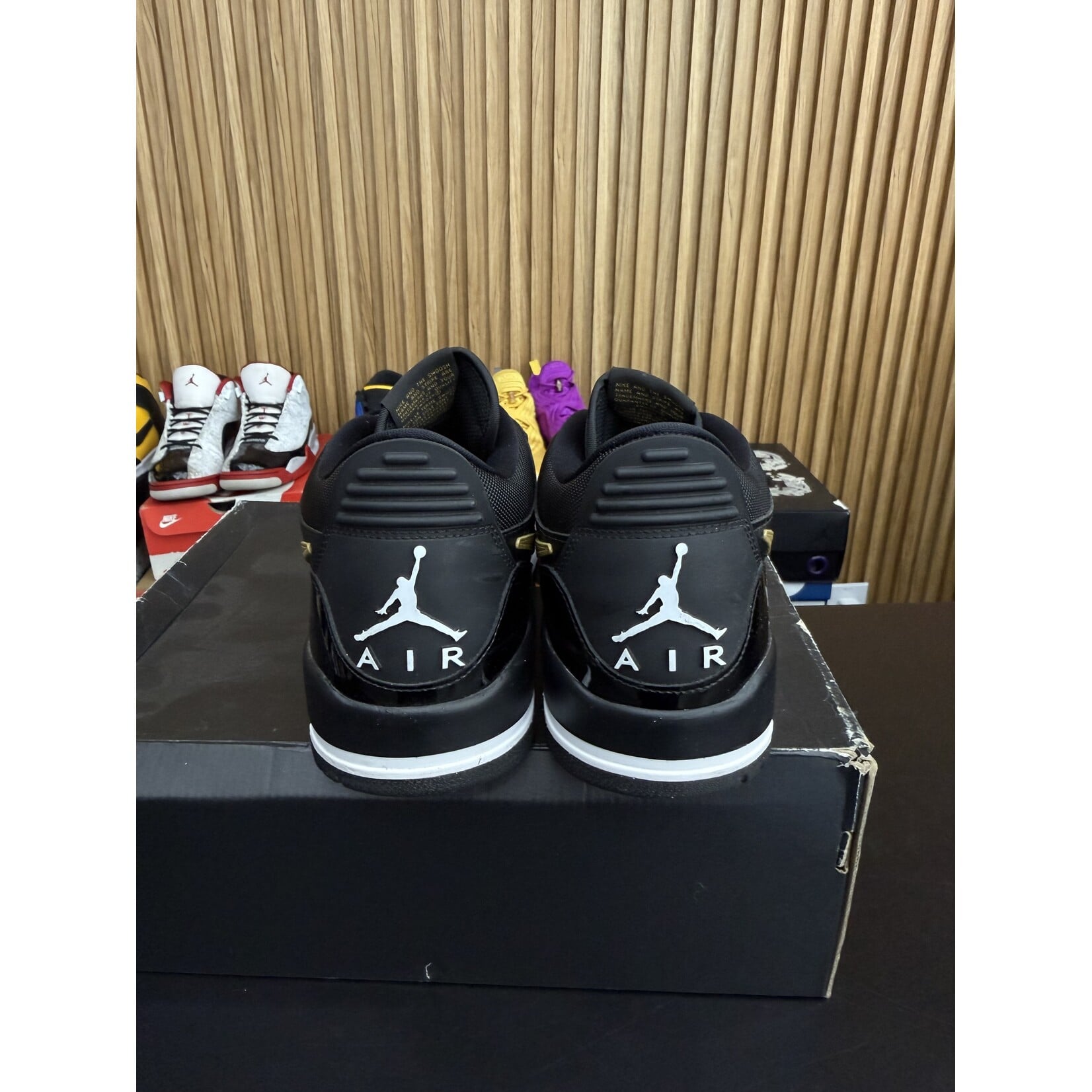 Jordan Jordan Legacy 312 Low Black Metallic Gold Size 10, PREOWNED