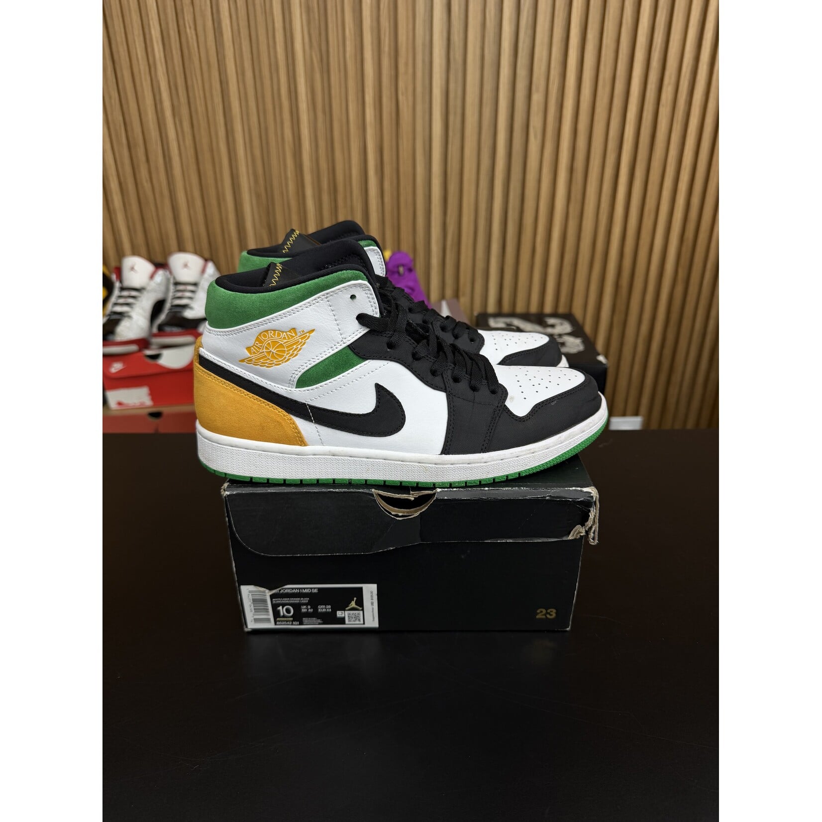 Jordan Jordan 1 Mid Oakland Size 10, PREOWNED
