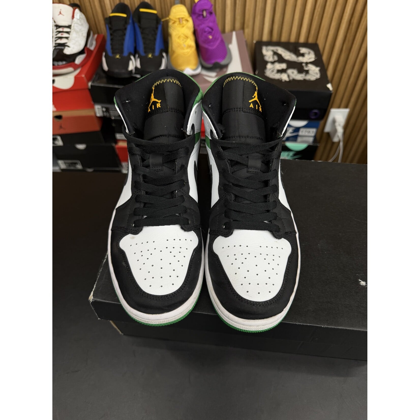Jordan Jordan 1 Mid Oakland Size 10, PREOWNED