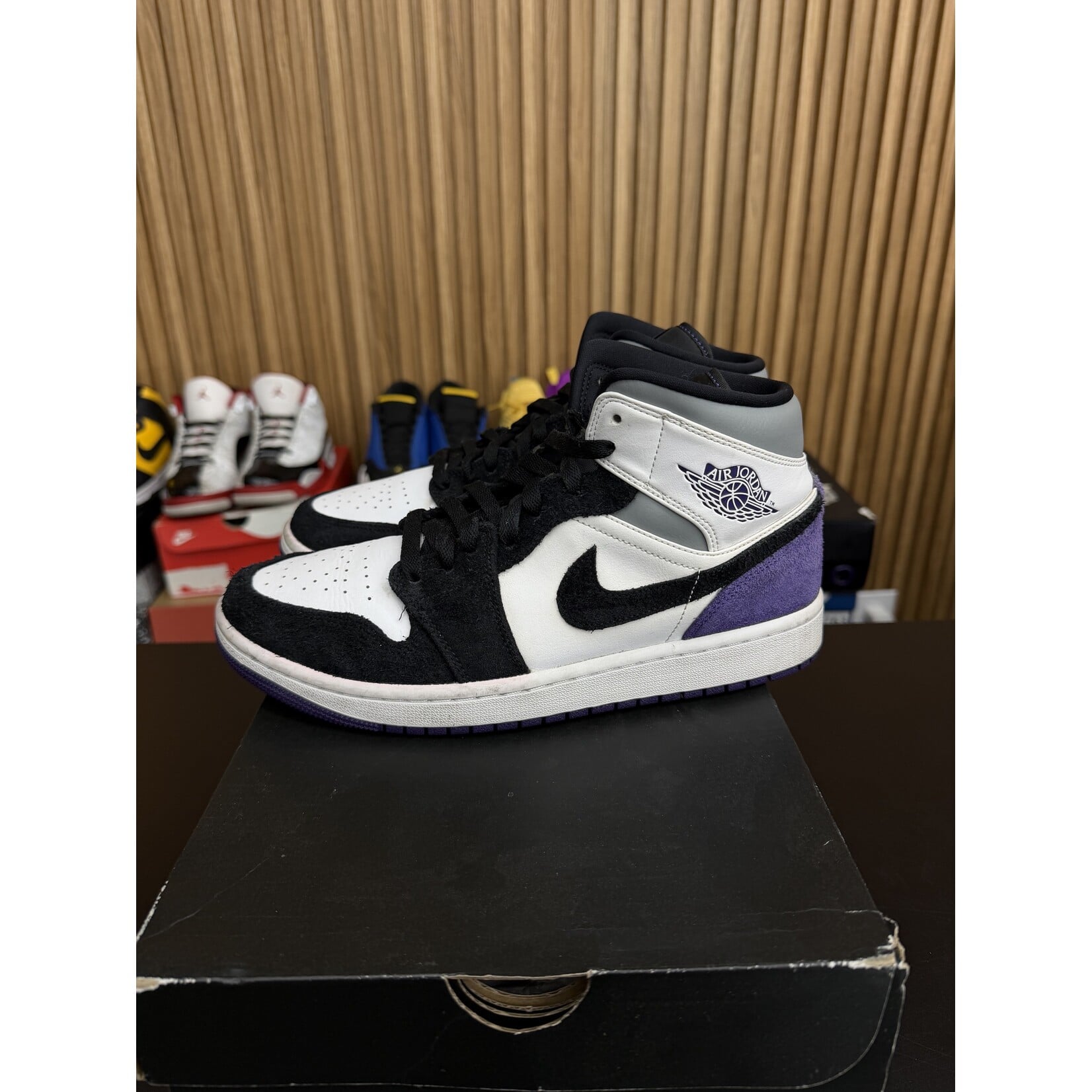 Jordan Jordan 1 Mid SE Purple Size 9, PREOWNED