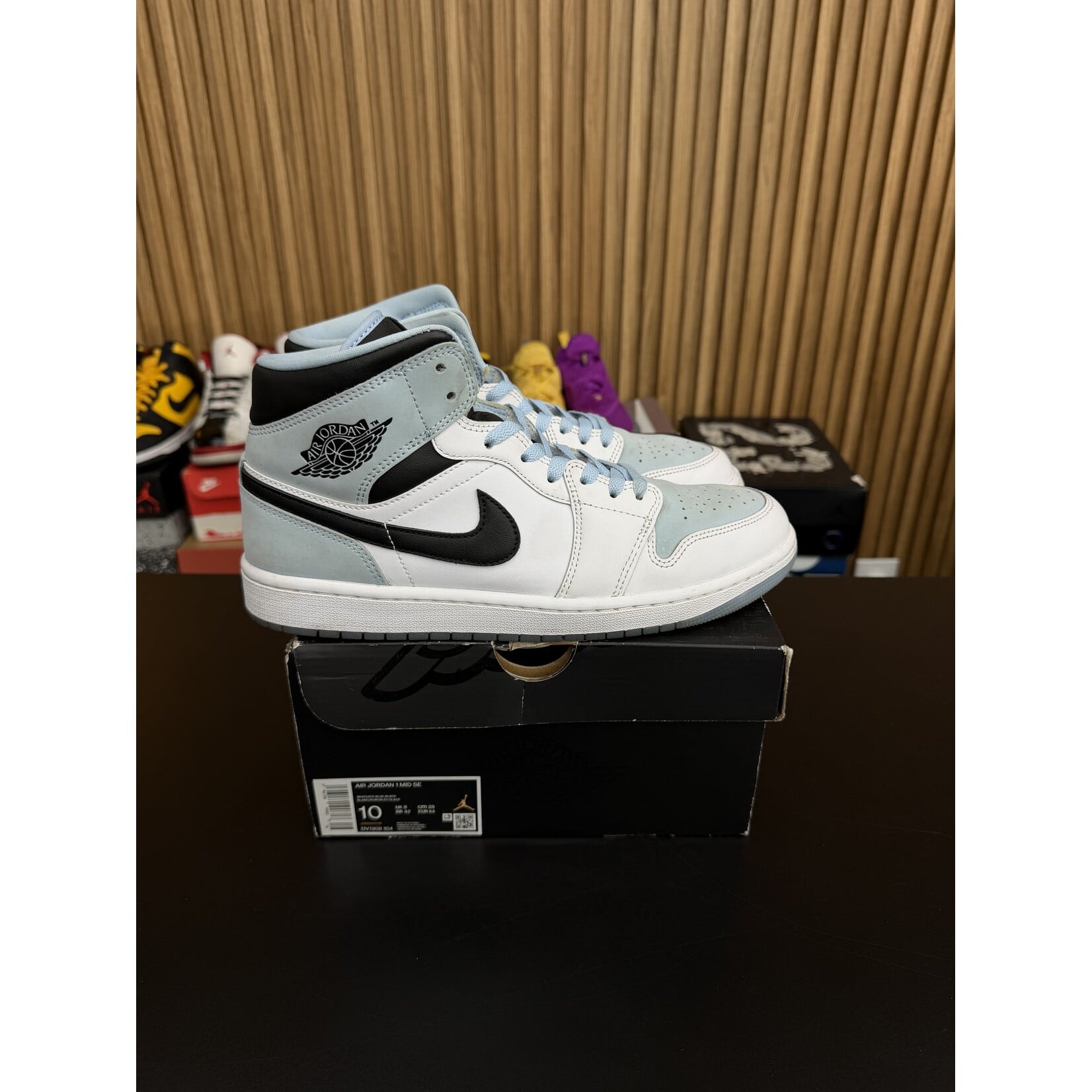 Jordan Jordan 1 Mid SE Ice Blue (2023) Size 10, PREOWNED