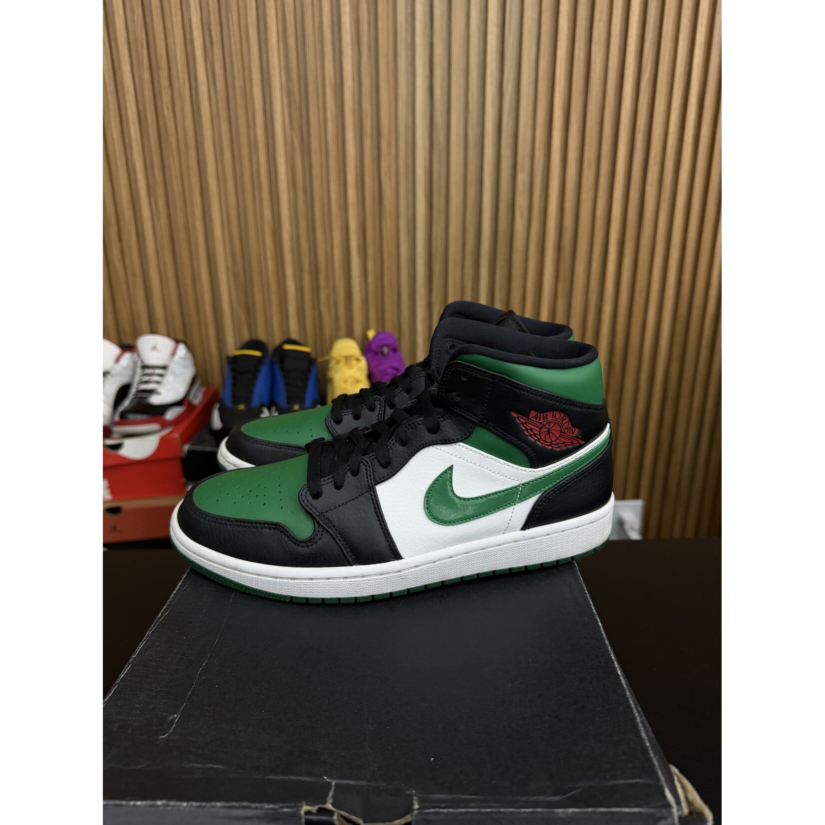 Jordan Jordan 1 Mid Green Toe Size 9.5, PREOWNED