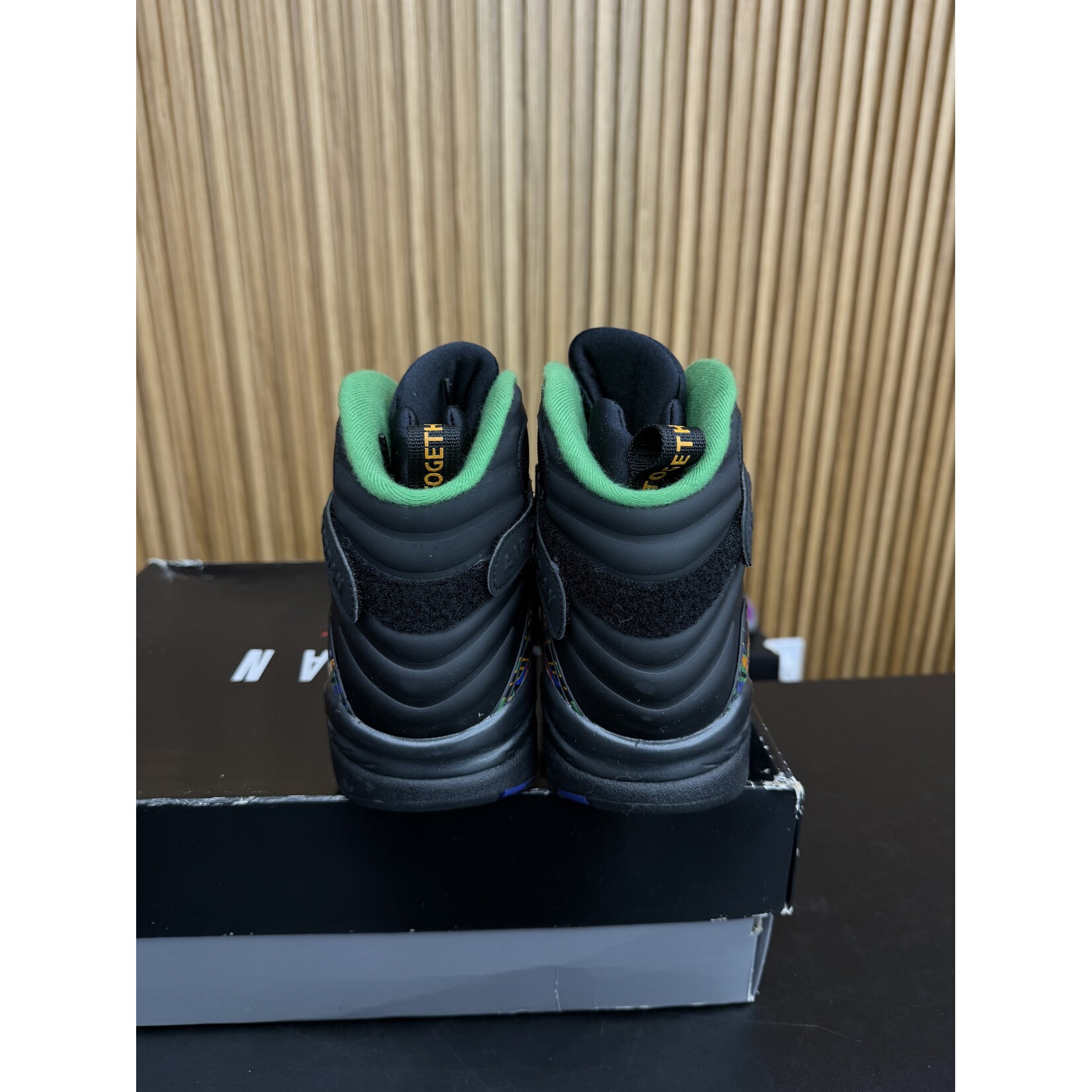 Jordan Jordan 8 Retro Tinker Air Raid Size 9, PREOWNED