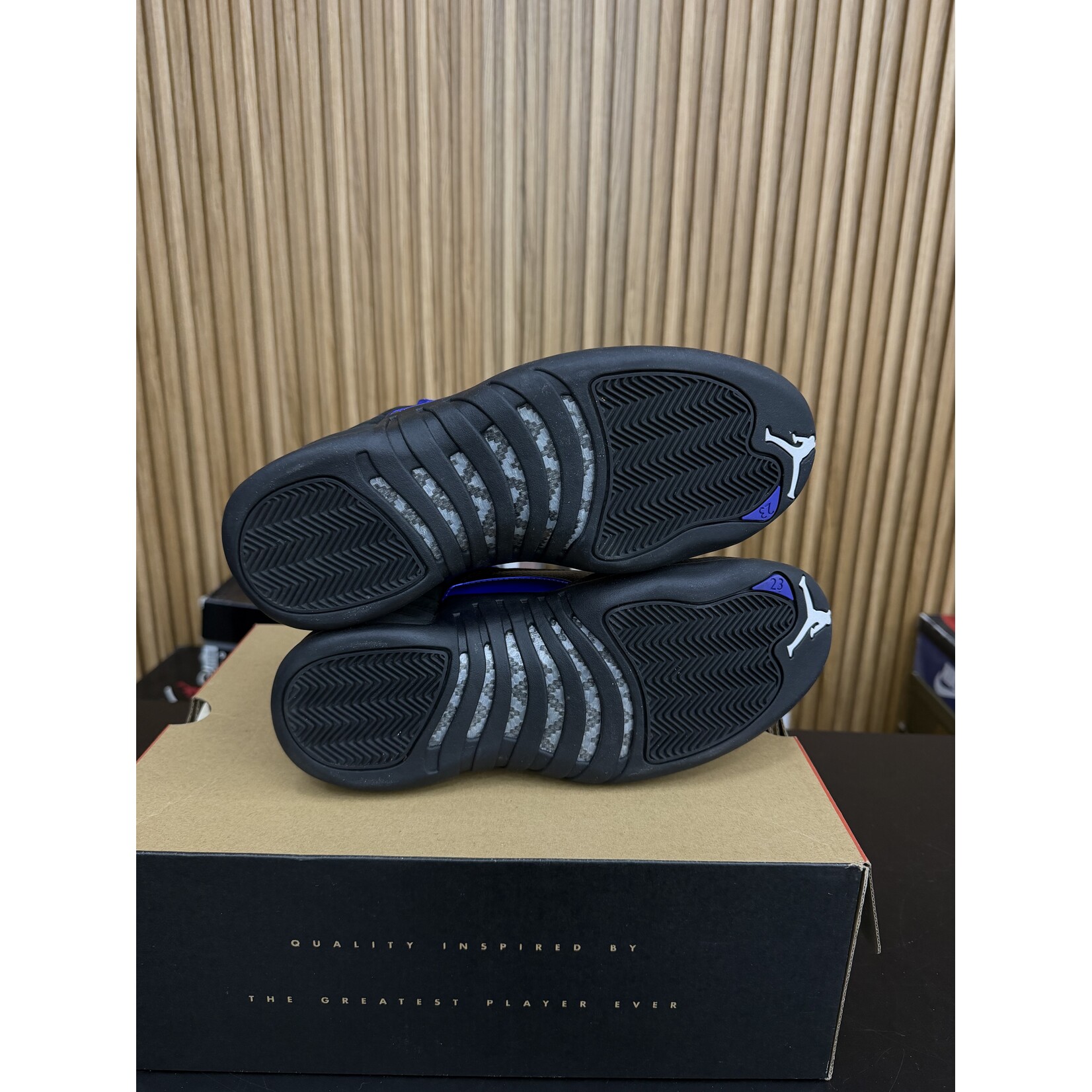 Jordan Jordan 12 Retro Black Dark Concord Size 9, PREOWNED
