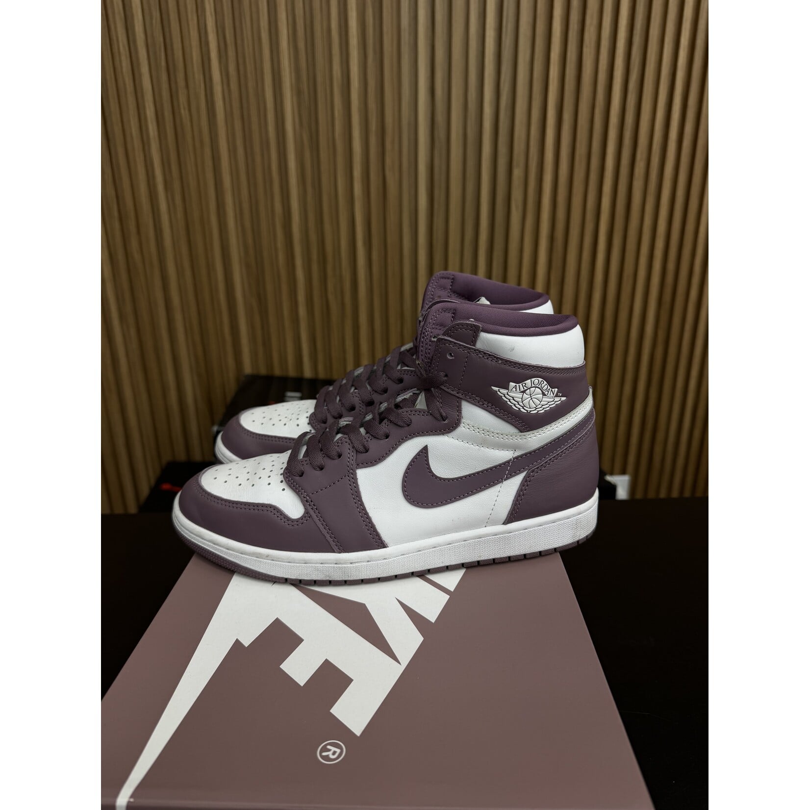 Jordan Jordan 1 Retro High OG Mauve Size 10, PREOWNED