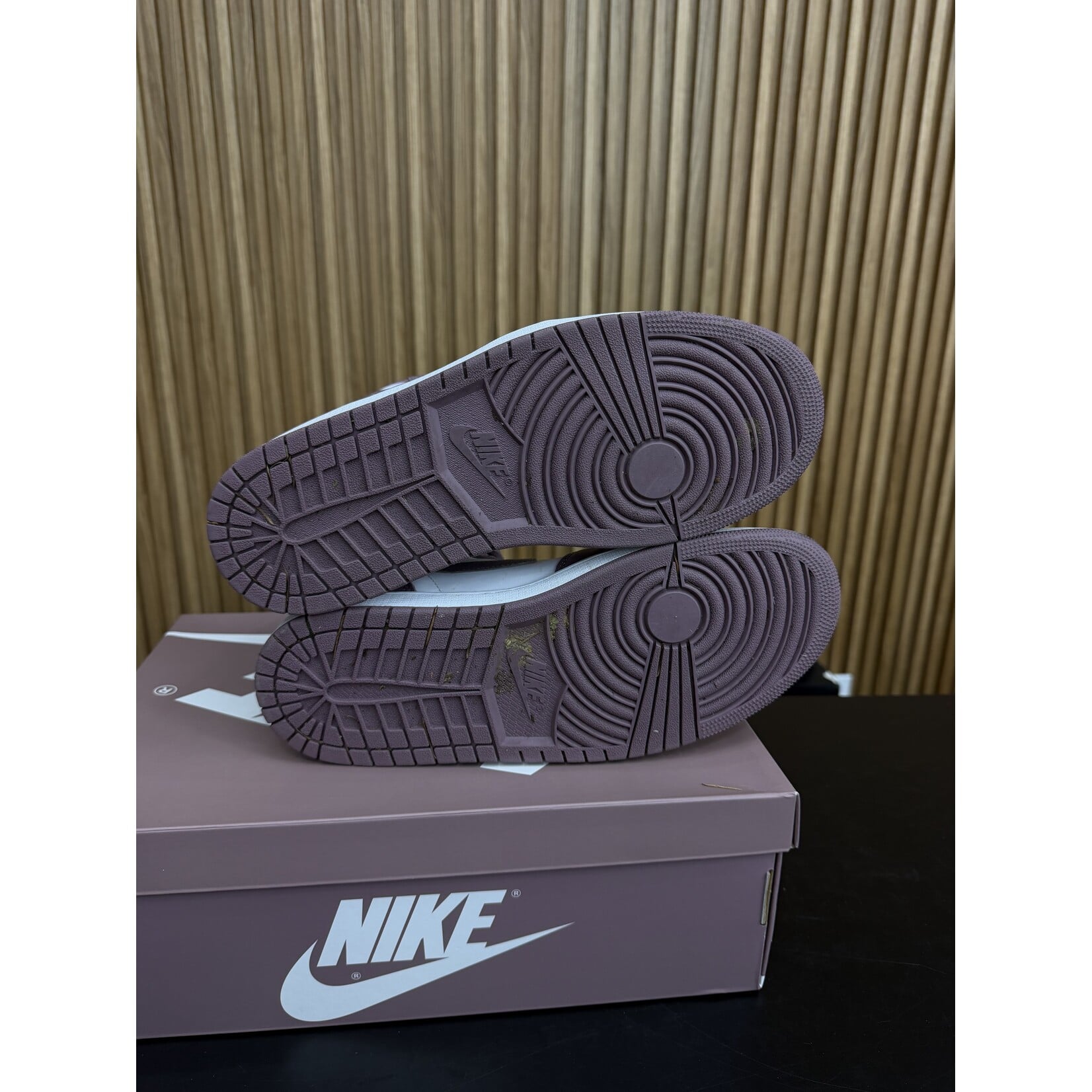 Jordan Jordan 1 Retro High OG Mauve Size 10, PREOWNED