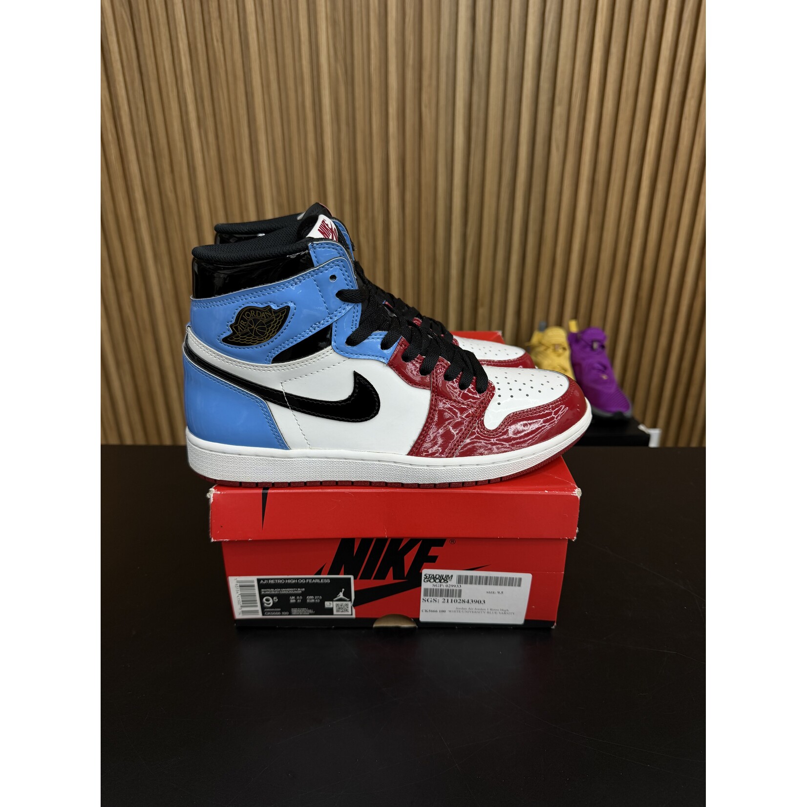 Jordan Jordan 1 Retro High Fearless UNC Chicago Size 9.5, PREOWNED