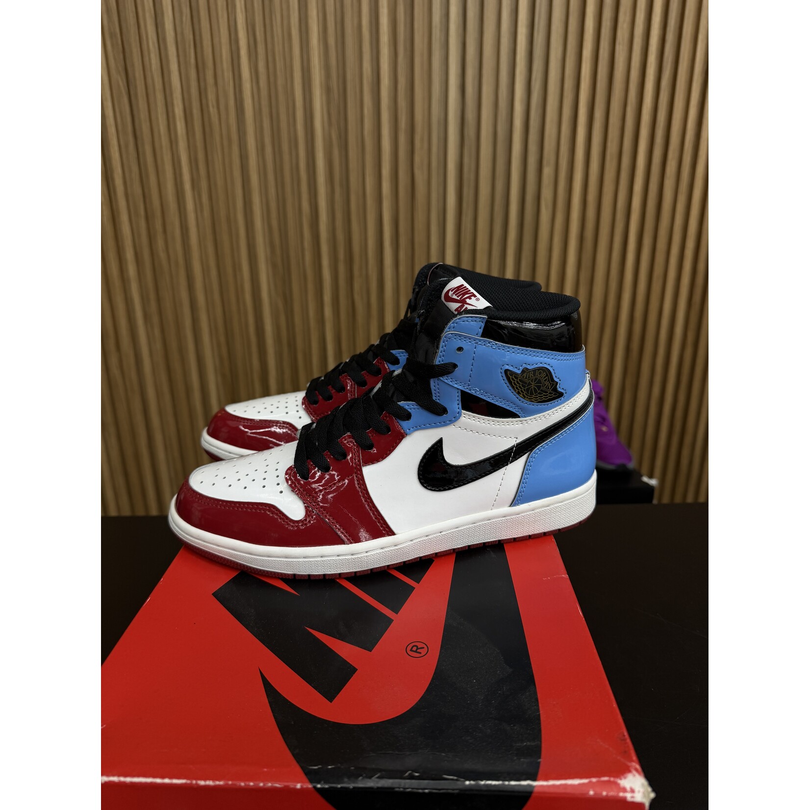 Jordan Jordan 1 Retro High Fearless UNC Chicago Size 9.5, PREOWNED
