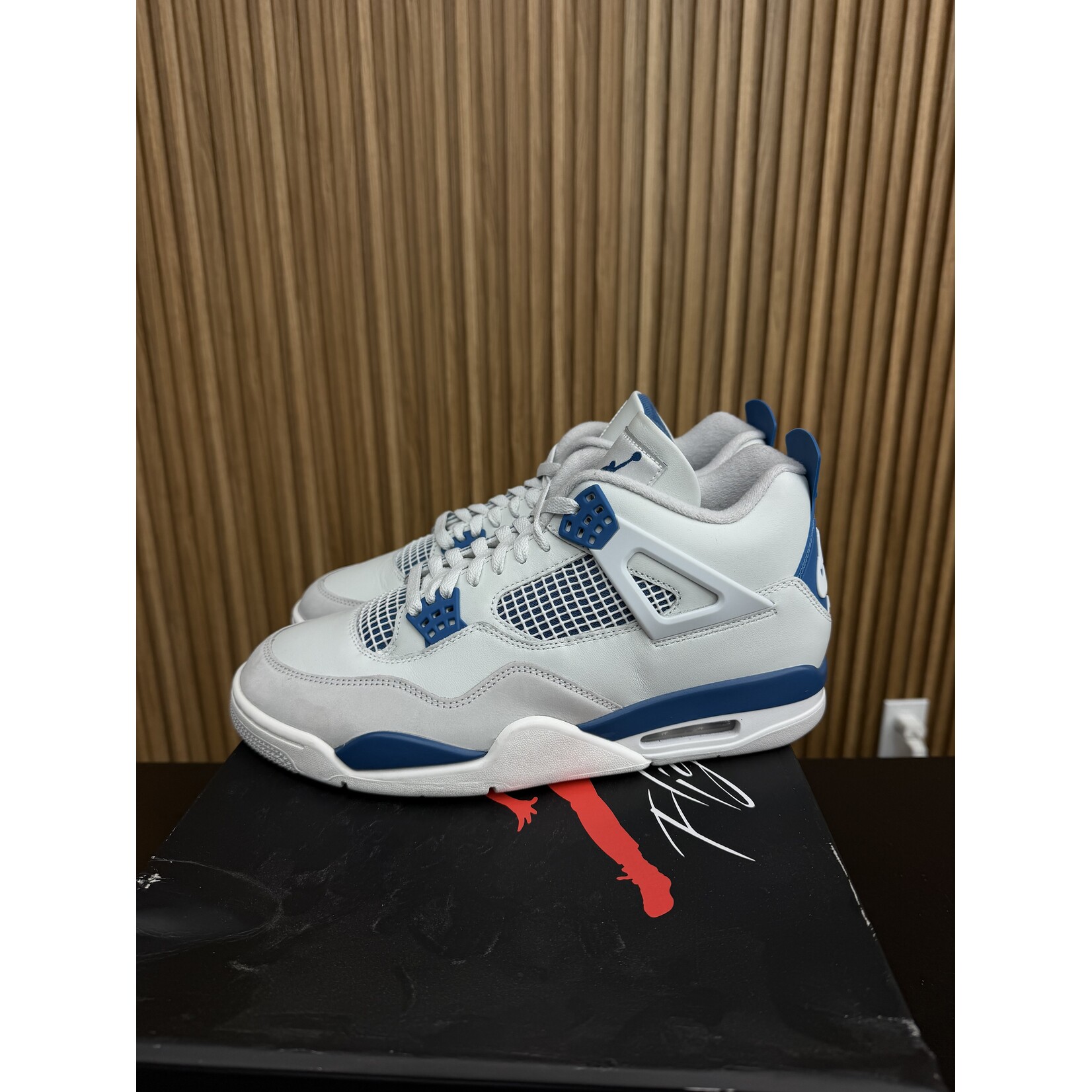 Jordan Jordan 4 Retro Military Blue (2024) Size 11.5, PREOWNED