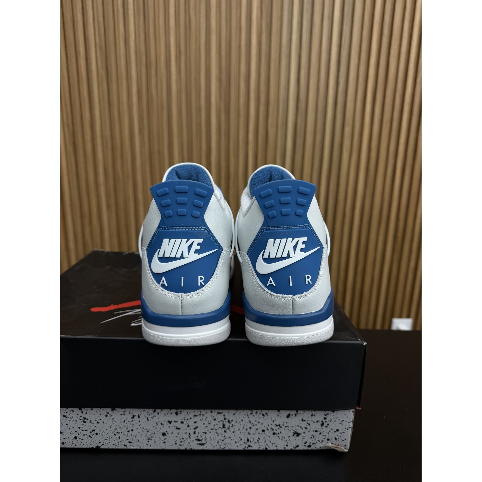 Jordan Jordan 4 Retro Military Blue (2024) Size 11.5, PREOWNED