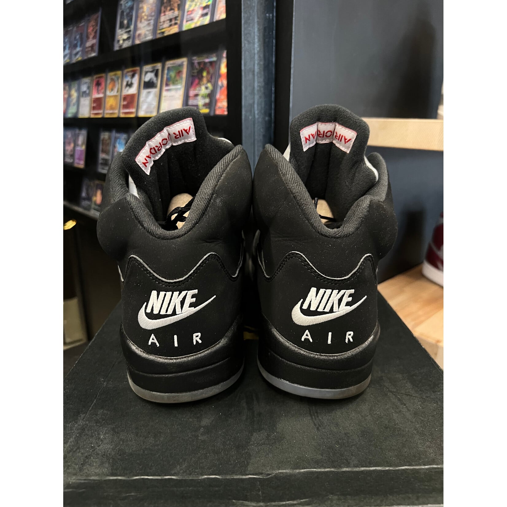Jordan Jordan 5 Retro Black Metallic (2016) Size 11, PREOWNED