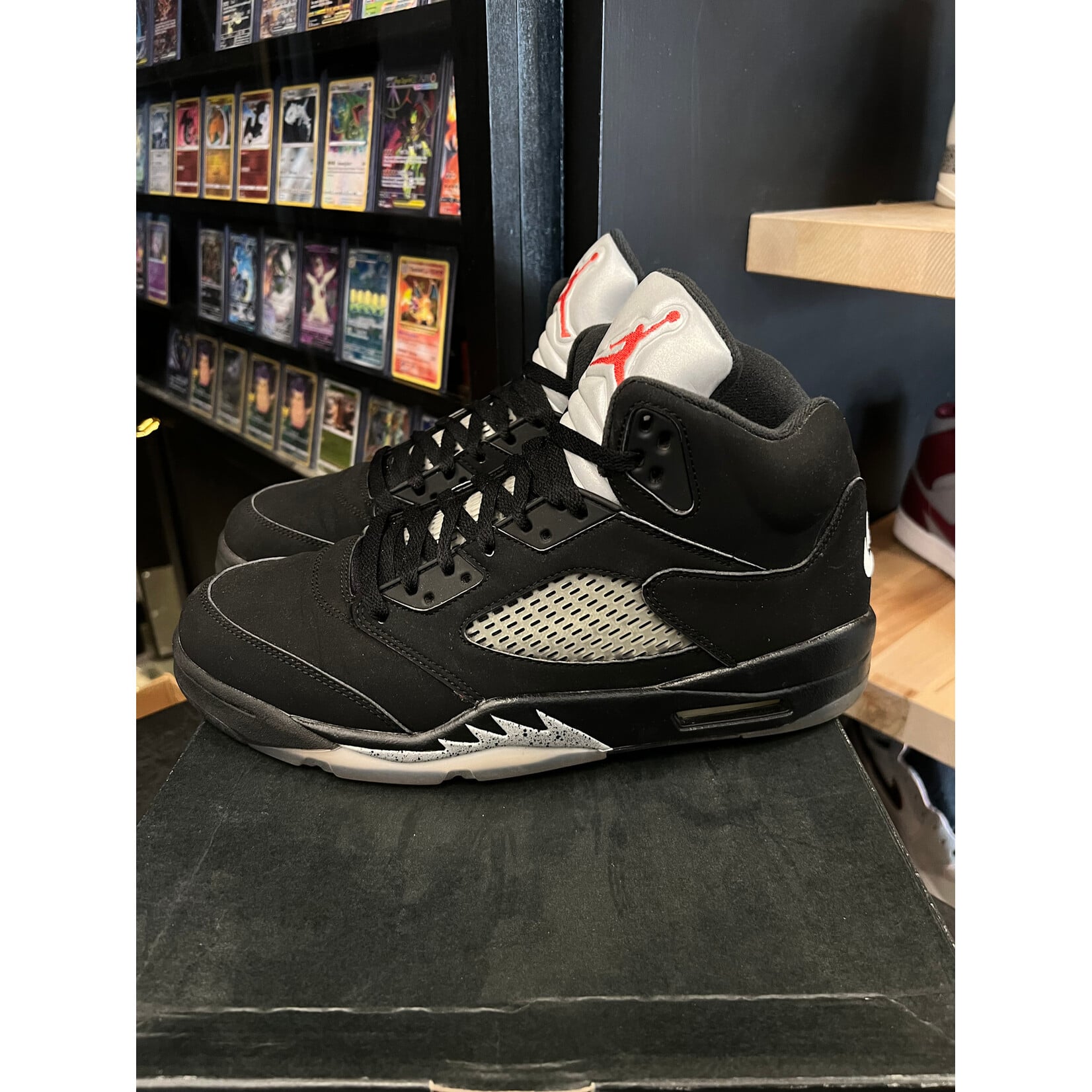 Jordan Jordan 5 Retro Black Metallic (2016) Size 11, PREOWNED