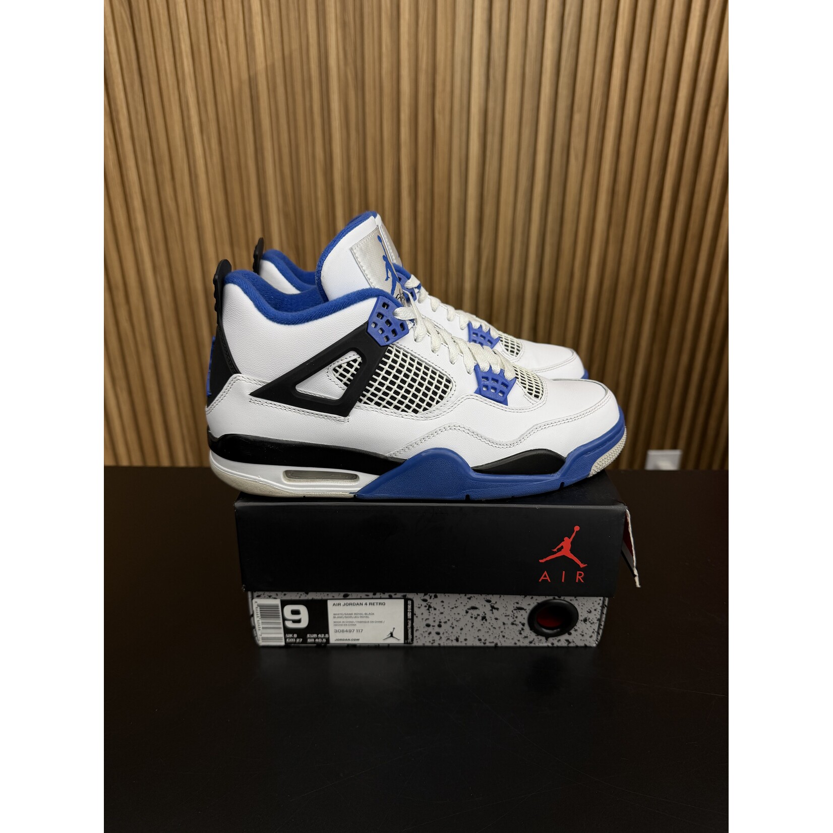 Jordan Jordan 4 Retro Motorsports (2017) Size 9, PREOWNED