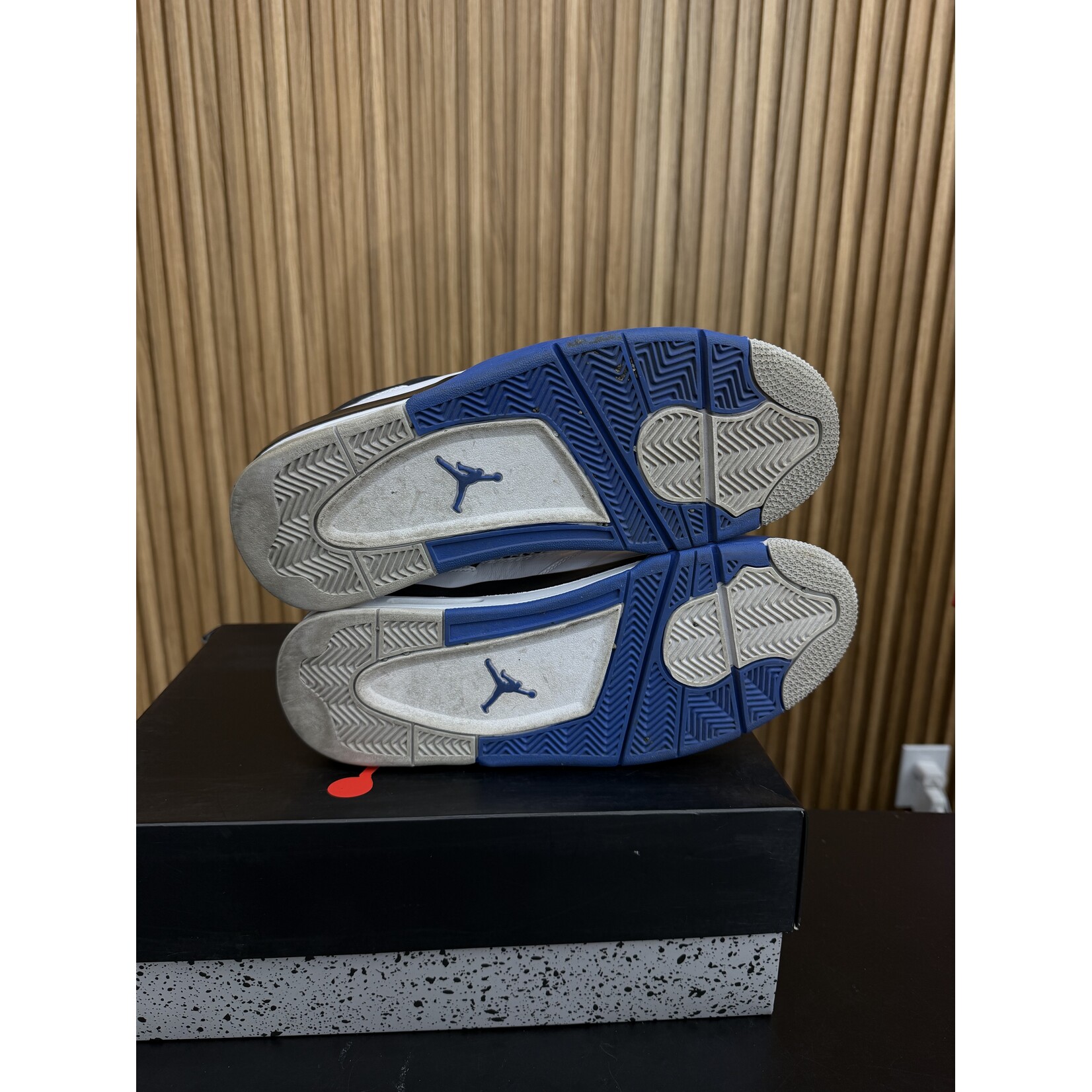 Jordan Jordan 4 Retro Motorsports (2017) Size 9, PREOWNED