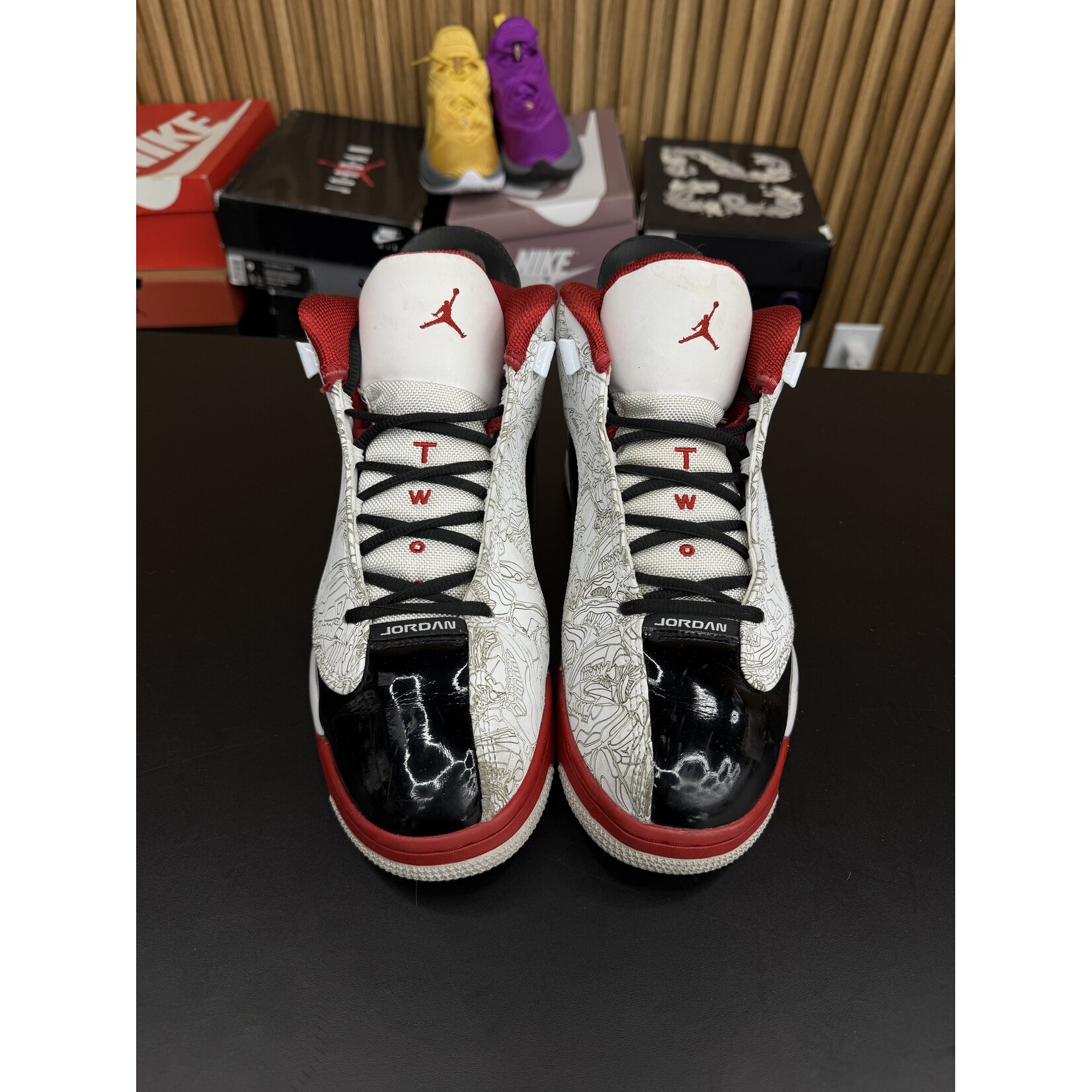 Jordan Jordan Dub Zero White Varsity Red (2022) Size 9.5, PREOWNED