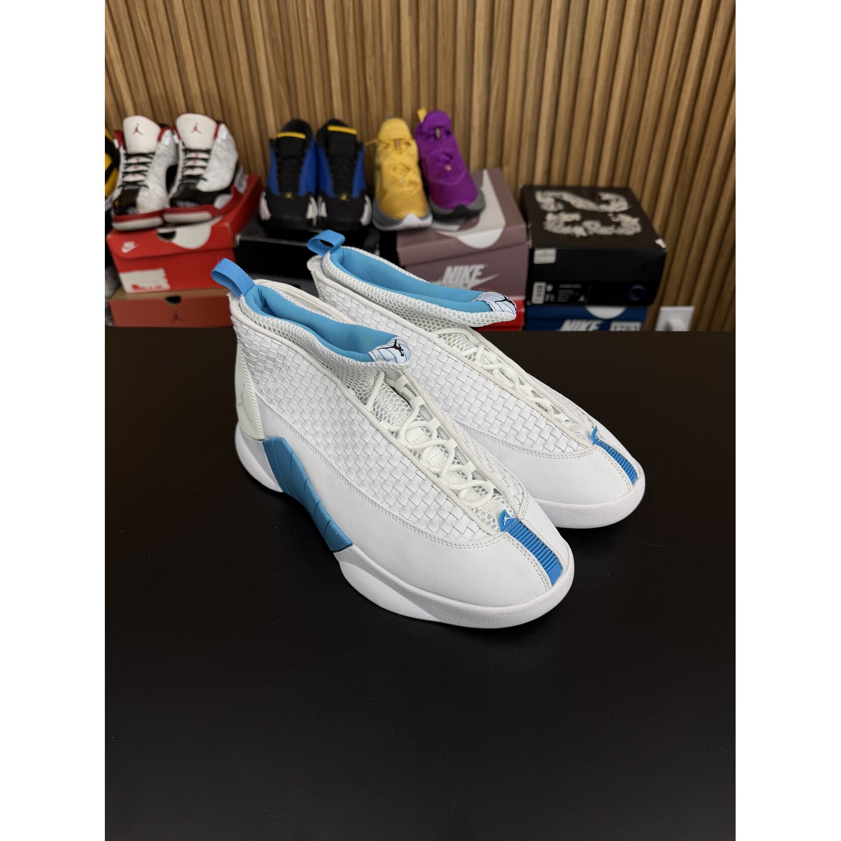 Jordan Jordan 15 OG Columbia Size 10, PREOWNED