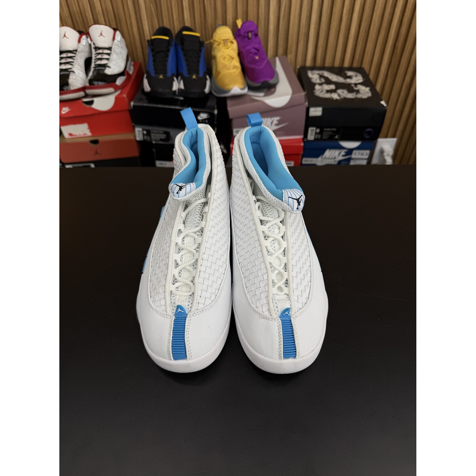 Jordan Jordan 15 OG Columbia Size 10, PREOWNED