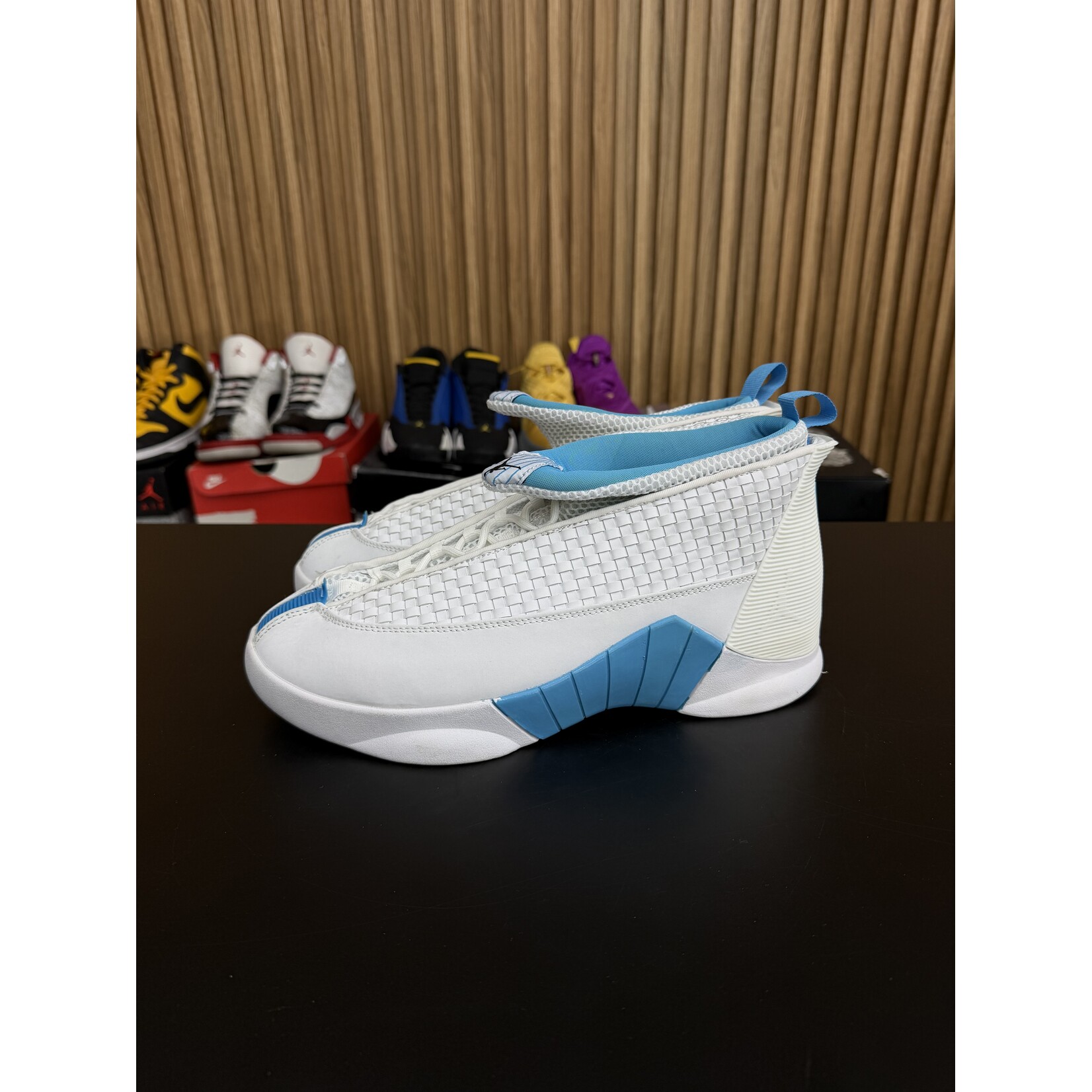 Jordan Jordan 15 OG Columbia Size 10, PREOWNED
