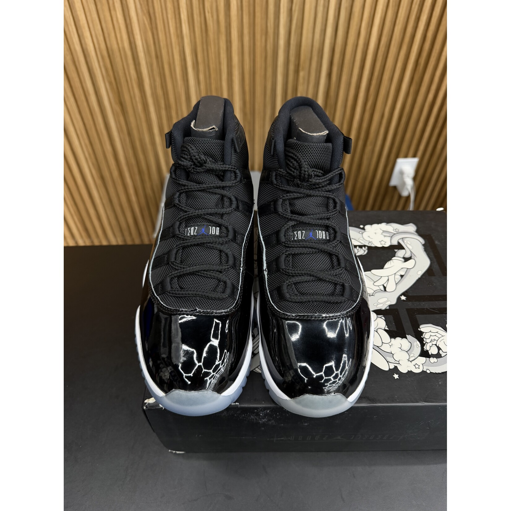 Jordan Jordan 11 Retro Space Jam (2016) Size 9, PREOWNED