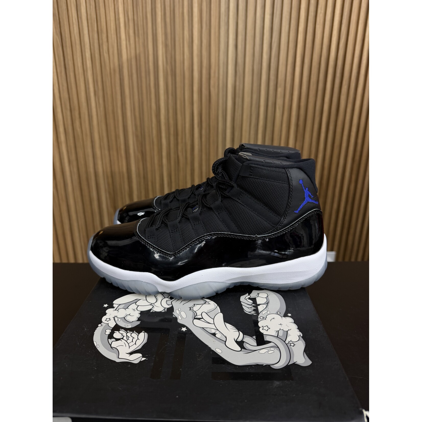 Jordan Jordan 11 Retro Space Jam (2016) Size 9, PREOWNED