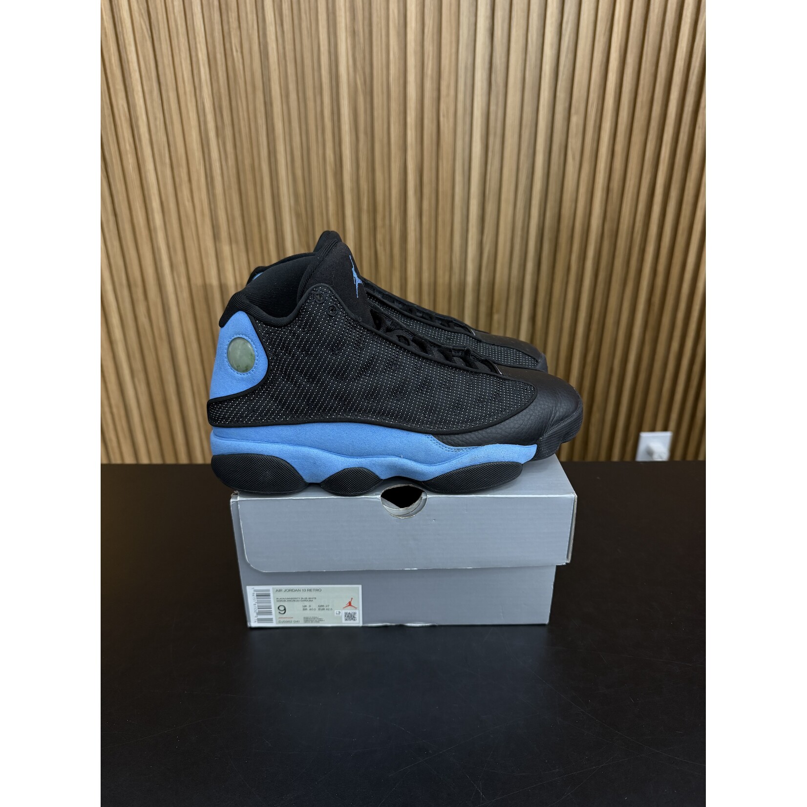 Jordan Jordan 13 Retro Black University Blue Size 9, PREOWNED