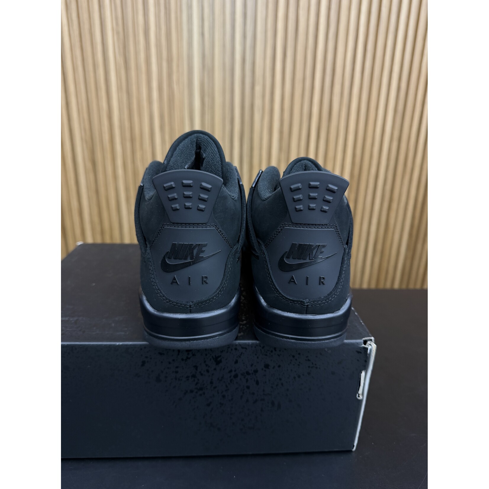 Jordan Jordan 4 Retro Black Cat (2025) (GS) Size 6, PREOWNED