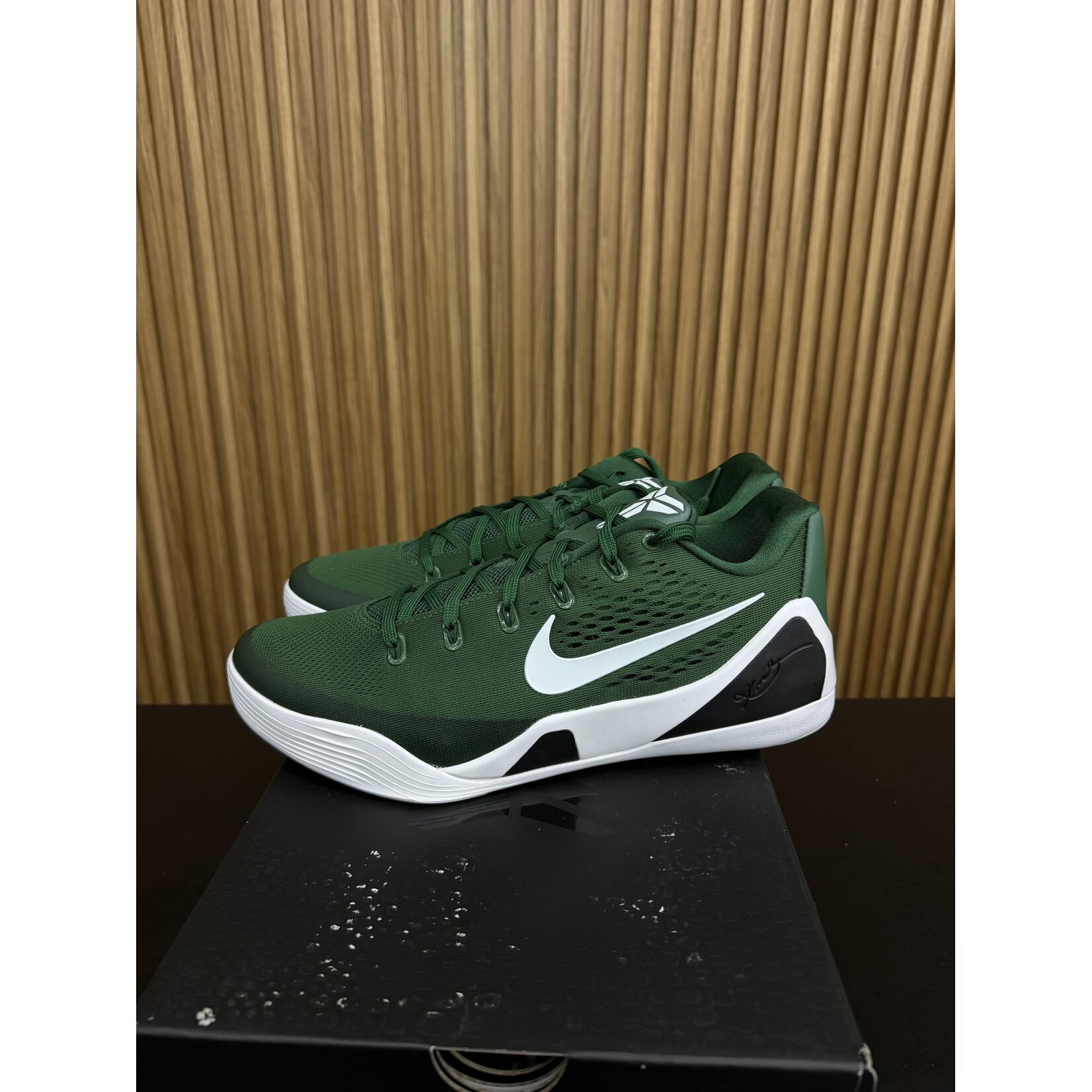 Nike Nike Kobe 9 Elite Low EM Protro TB Pro Green White Size 11.5, DS BRAND NEW