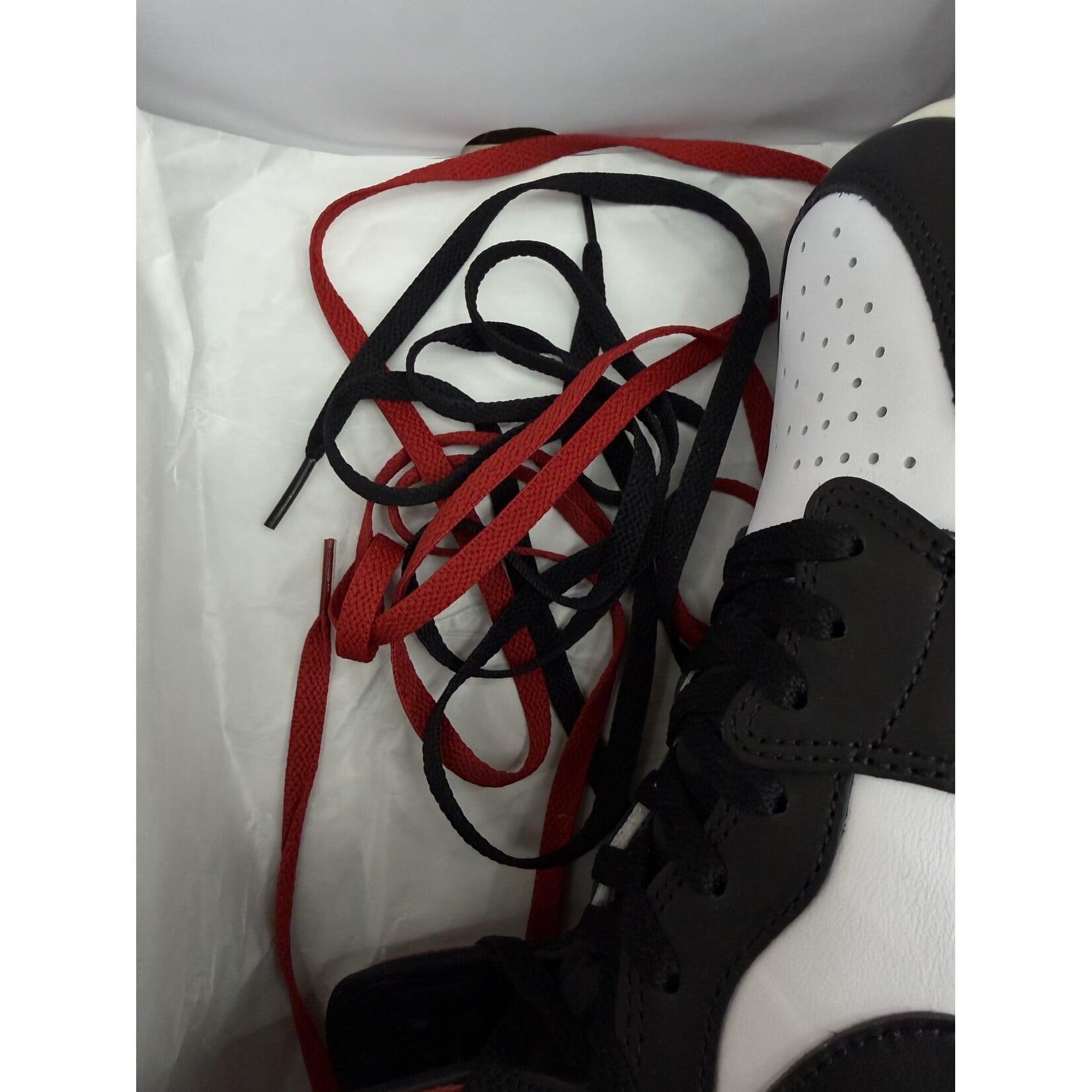 Jordan Jordan 1 Retro High OG Black Toe Reimagined Size 11.5, PREOWNED