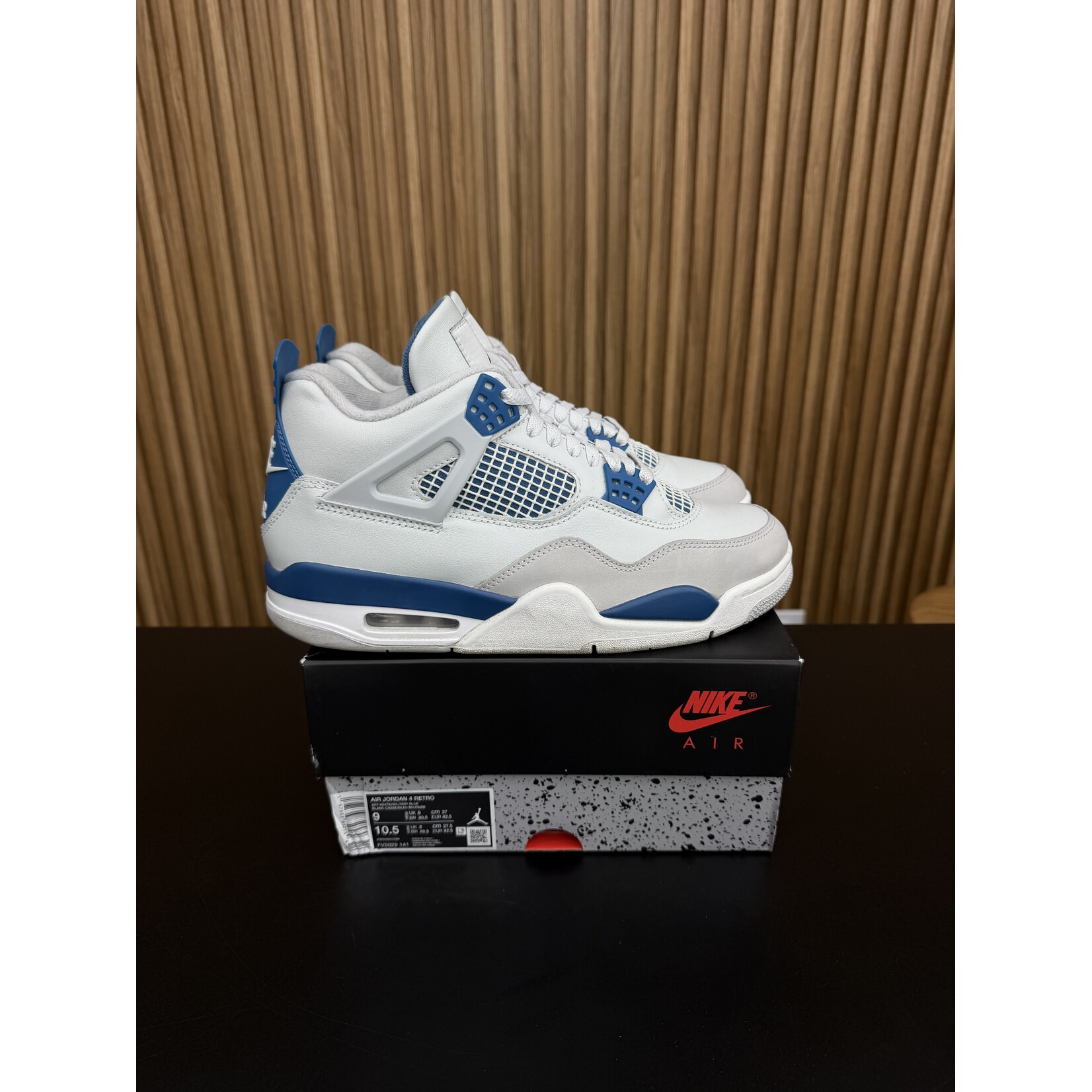 Jordan Jordan 4 Retro Military Blue (2024) Size 9, PREOWNED