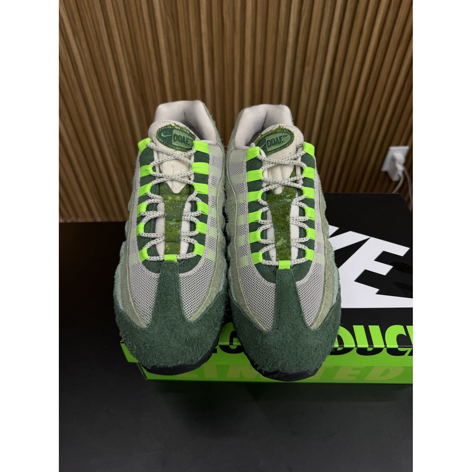 Nike Nike Air Max 95 Big Bubble Ducks of a Feather Oregon Ducks The Woods Size 12, PREOWNED