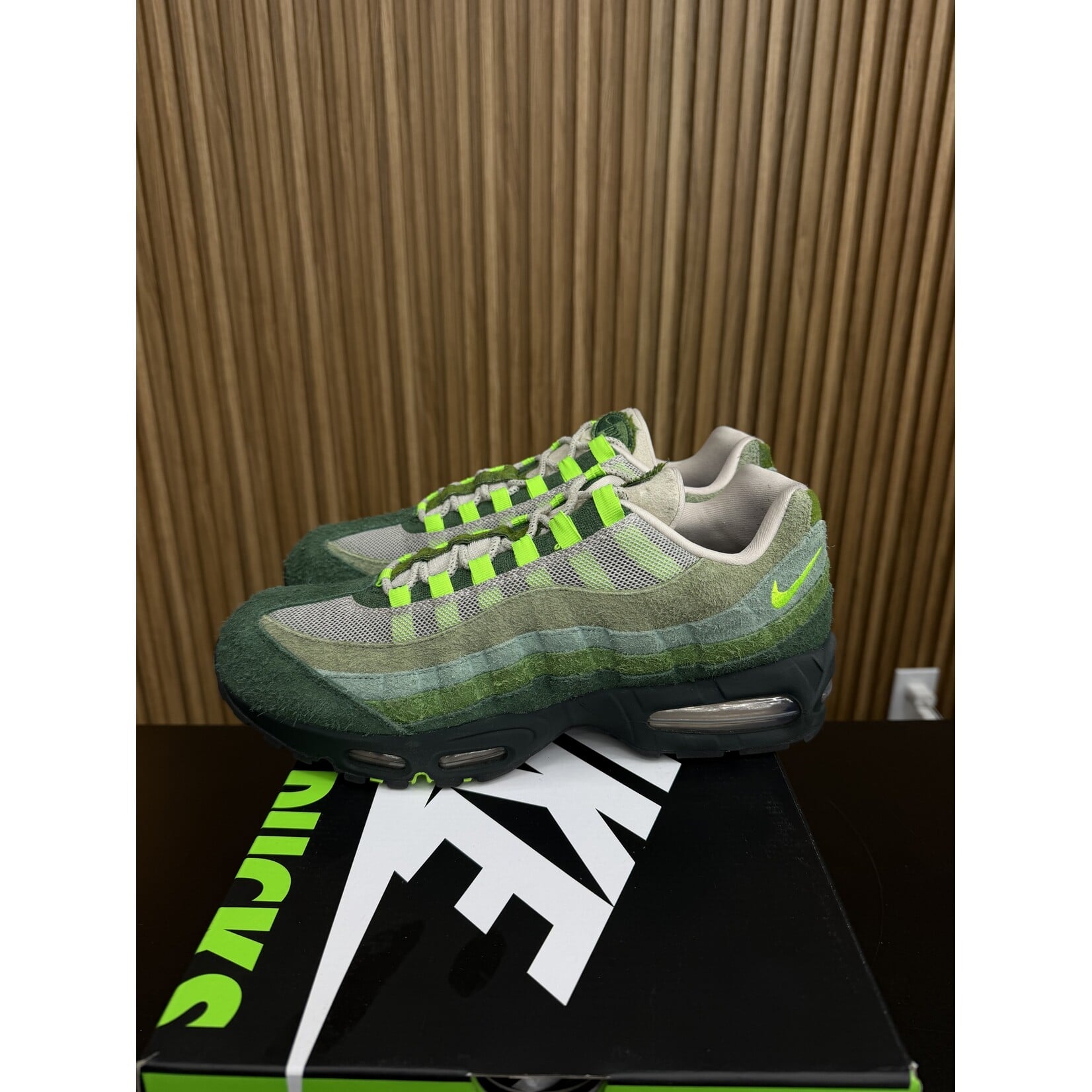 Nike Nike Air Max 95 Big Bubble Ducks of a Feather Oregon Ducks The Woods Size 12, PREOWNED