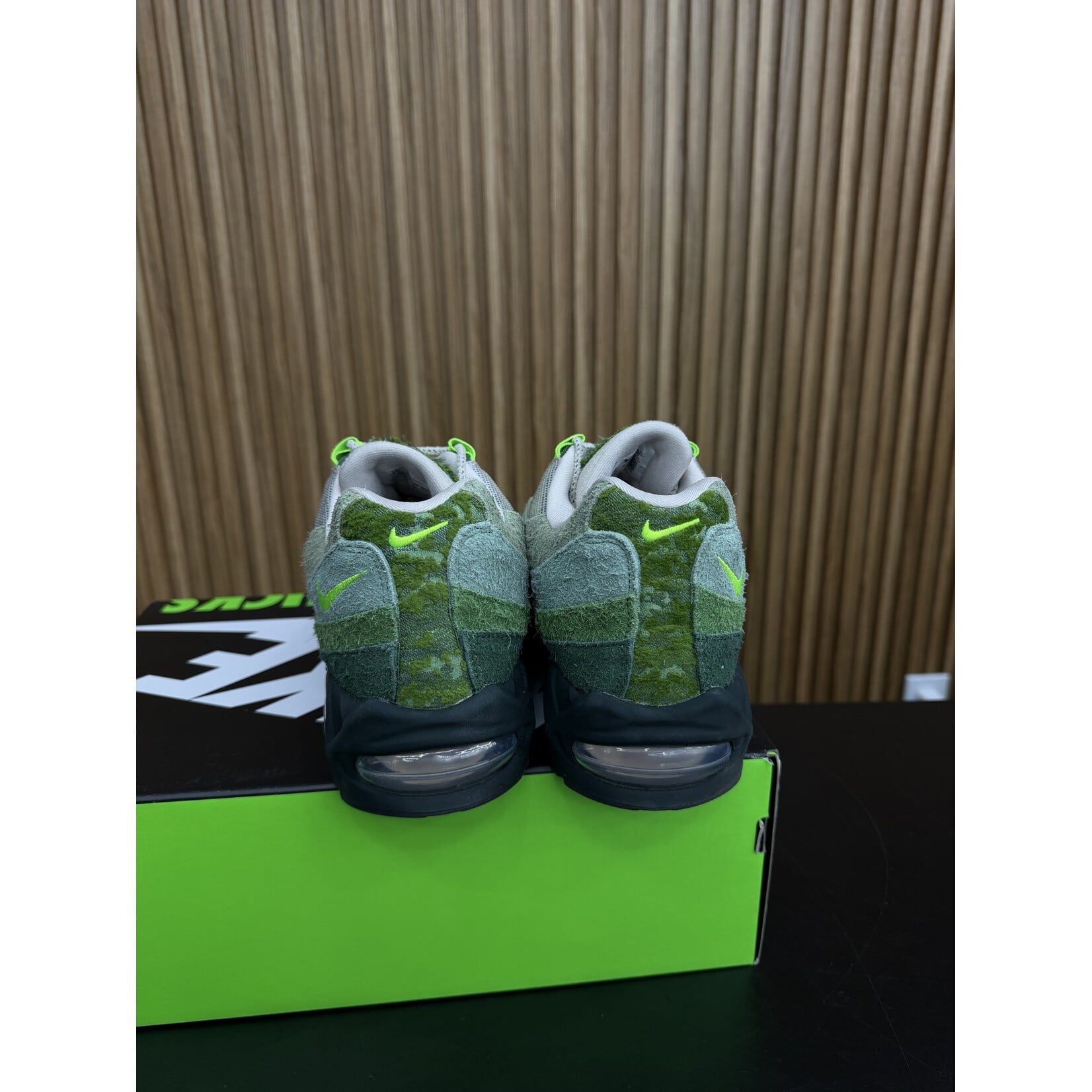 Nike Nike Air Max 95 Big Bubble Ducks of a Feather Oregon Ducks The Woods Size 12, PREOWNED