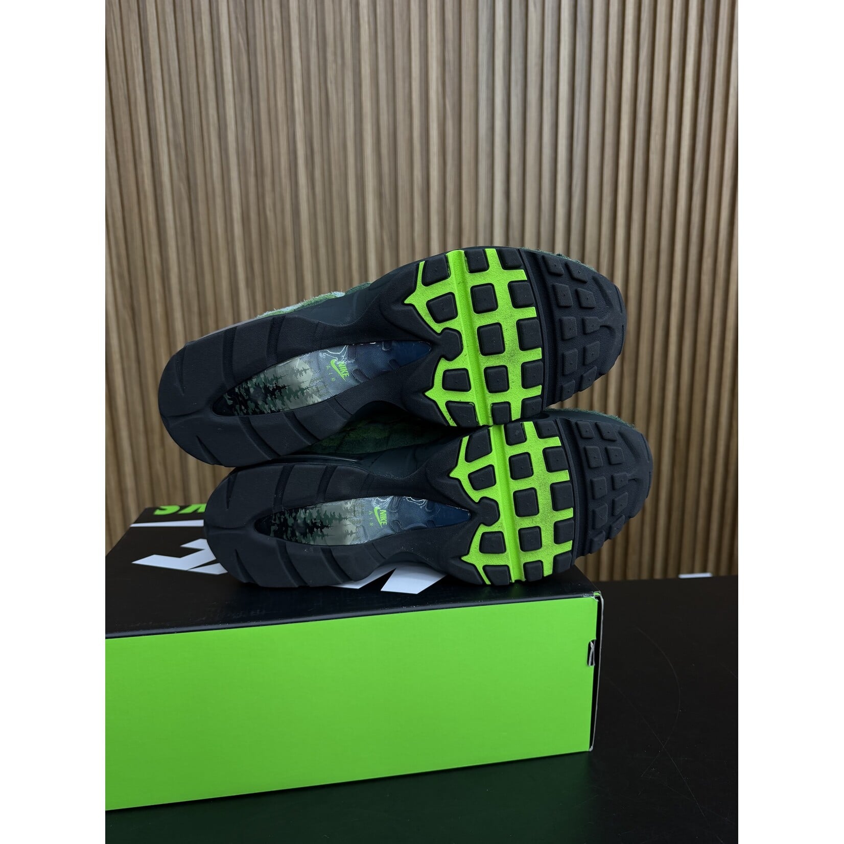 Nike Nike Air Max 95 Big Bubble Ducks of a Feather Oregon Ducks The Woods Size 12, PREOWNED