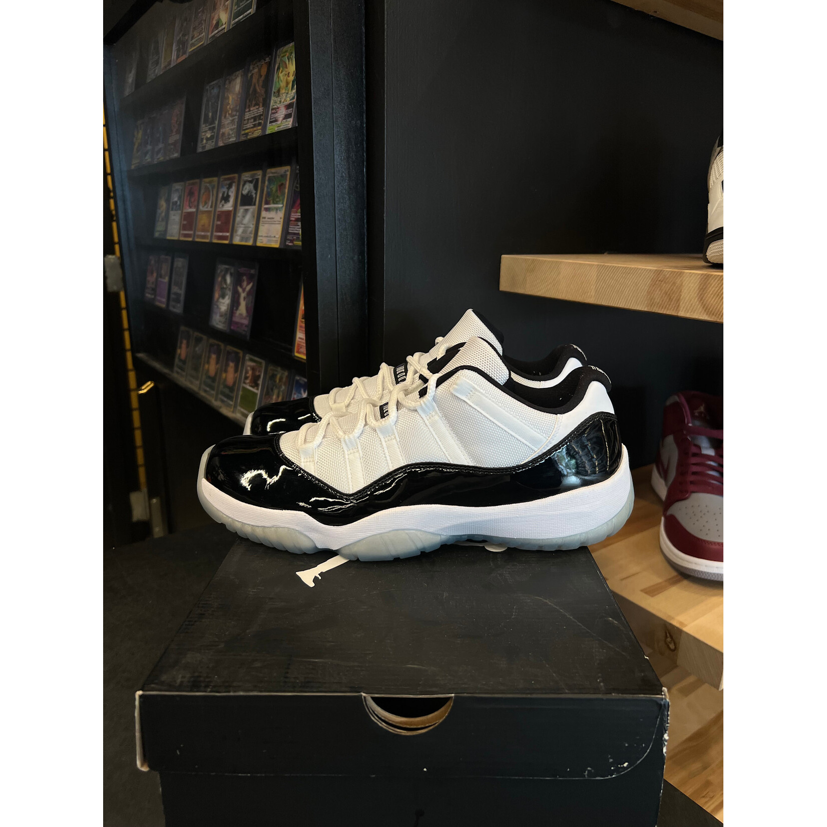 Jordan Jordan 11 Retro Low Concord Size 11.5, PREOWNED