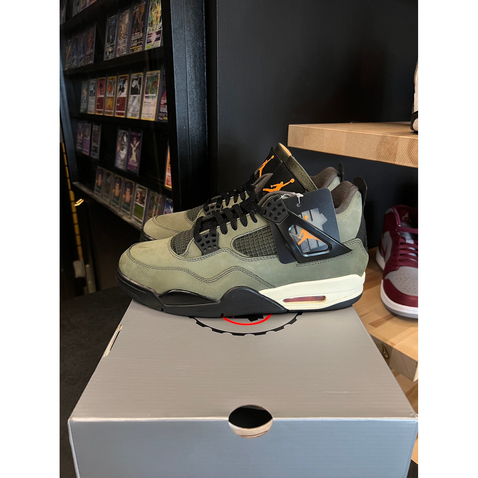 Jordan Jordan 4 Retro OG SP Undefeated (2025) Size 10, PREOWNED